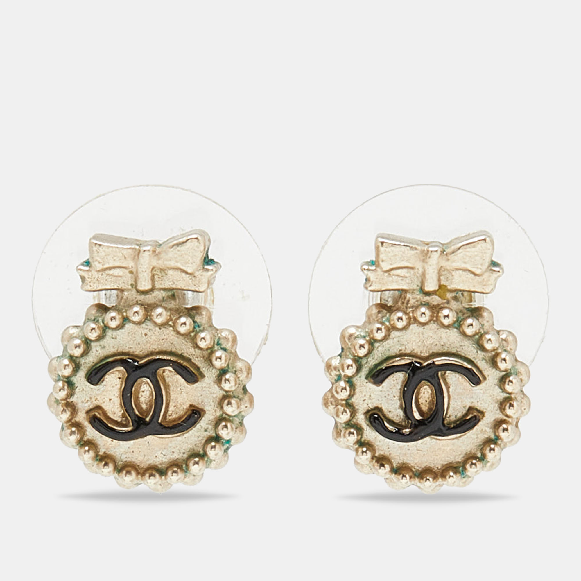 Pre-owned Chanel Cc Bow Enamel Gold Tone Earrings