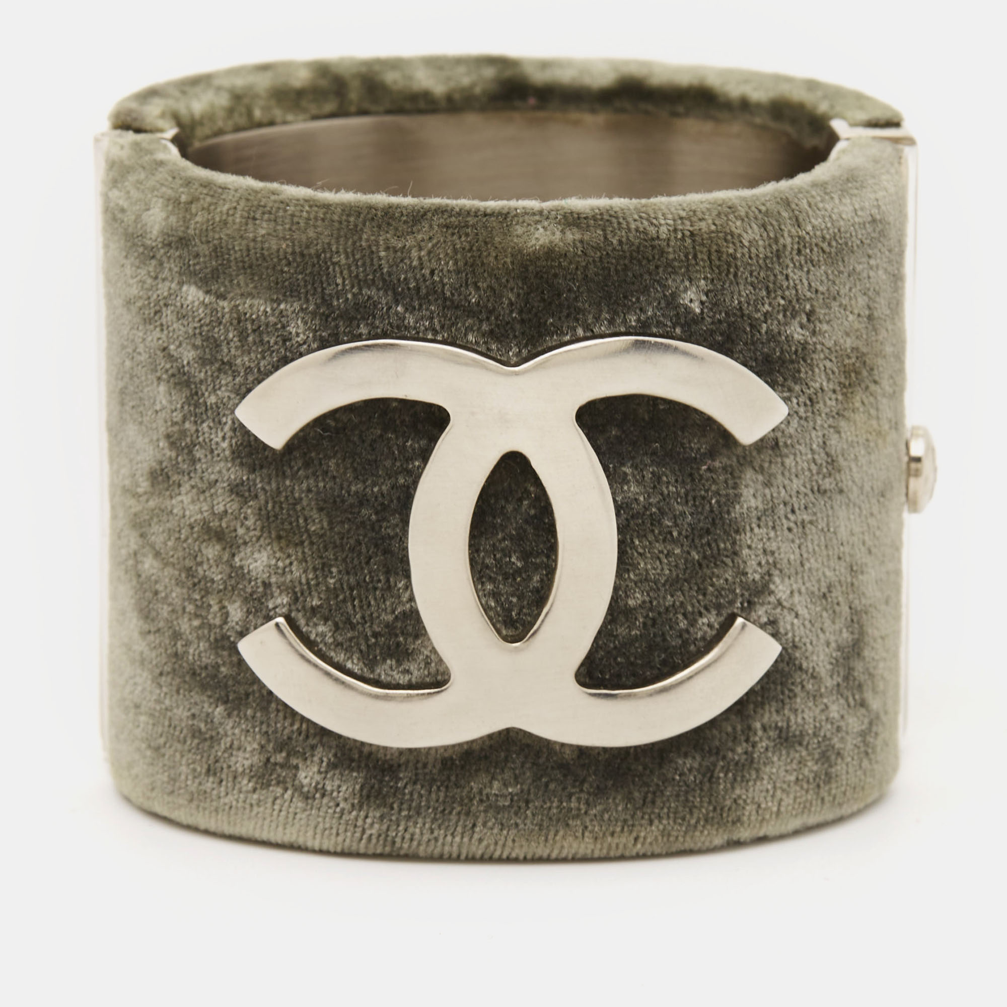 Pre Owned Chanel CC Velvet Silver Tone Bracelet