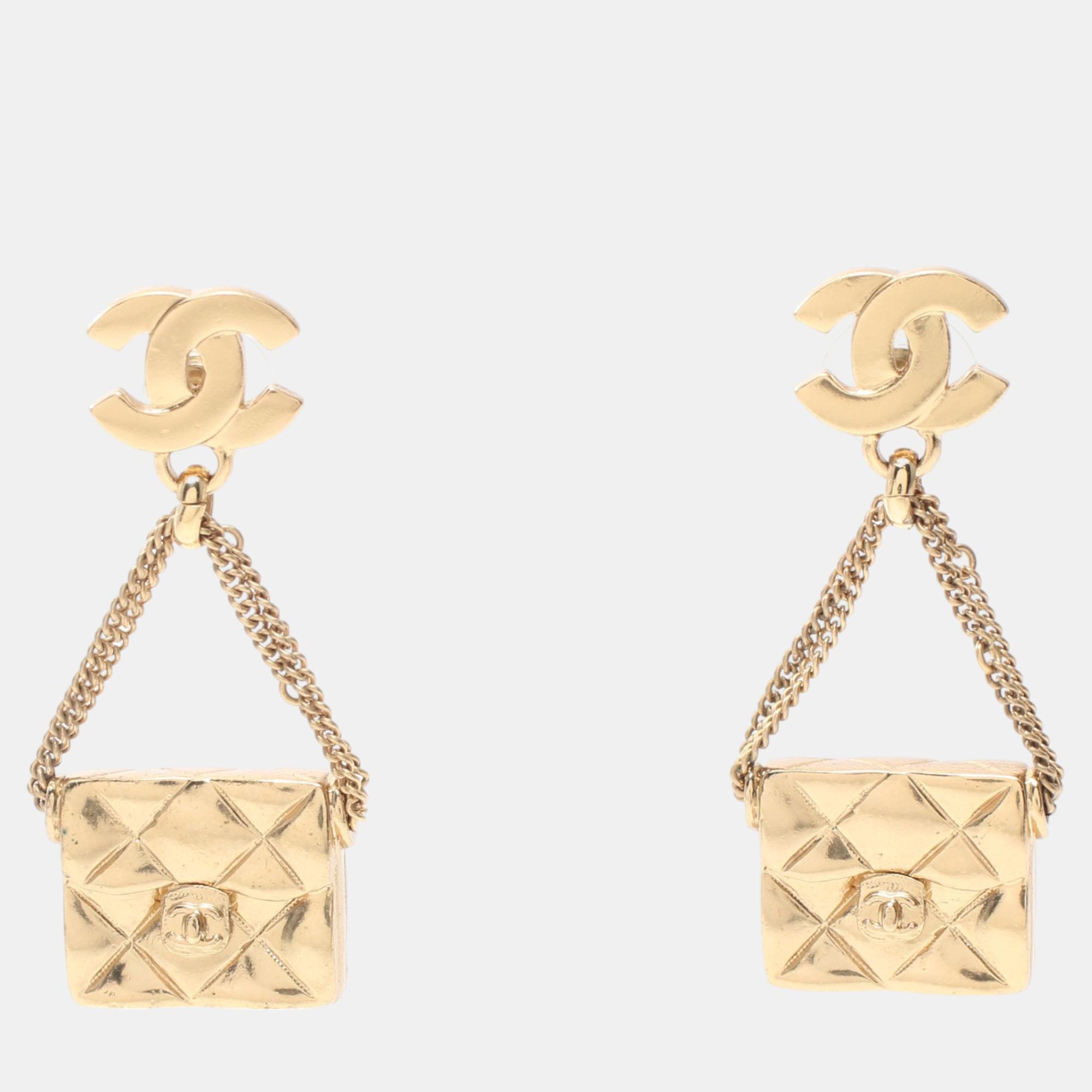 

Chanel Matelasse bag Earrings GP Gold Swing 02P