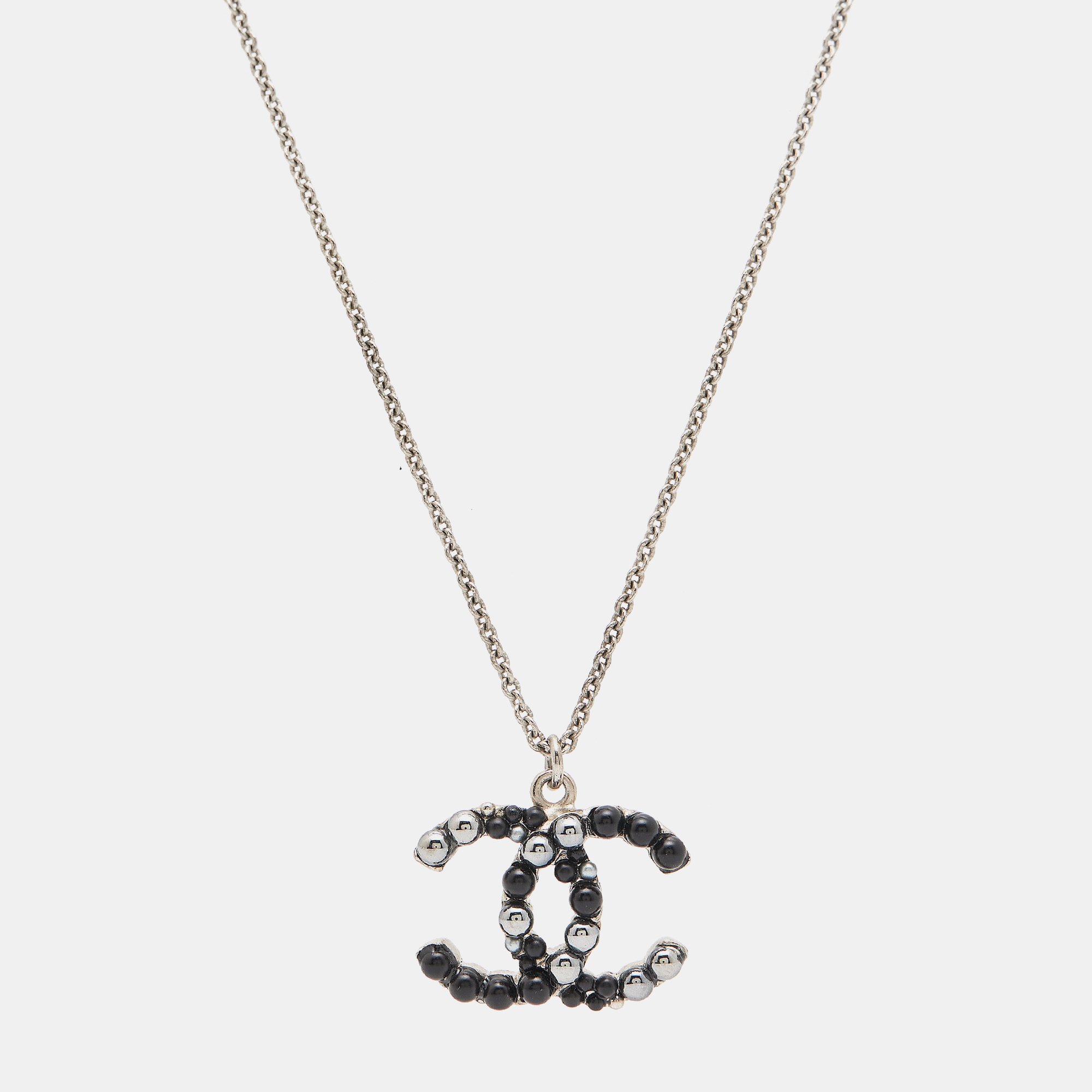 

Chanel CC Faux Pearl Silver Tone Necklace
