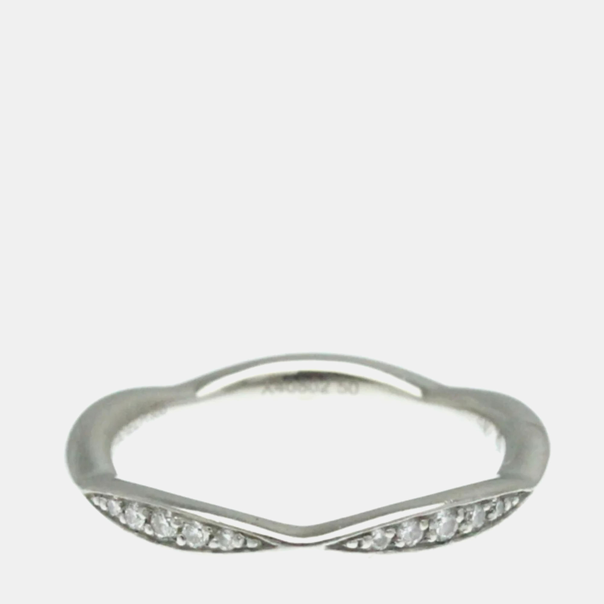 

Chanel Camellia Diamond Platinum Fashion Diamond Band Ring Silver