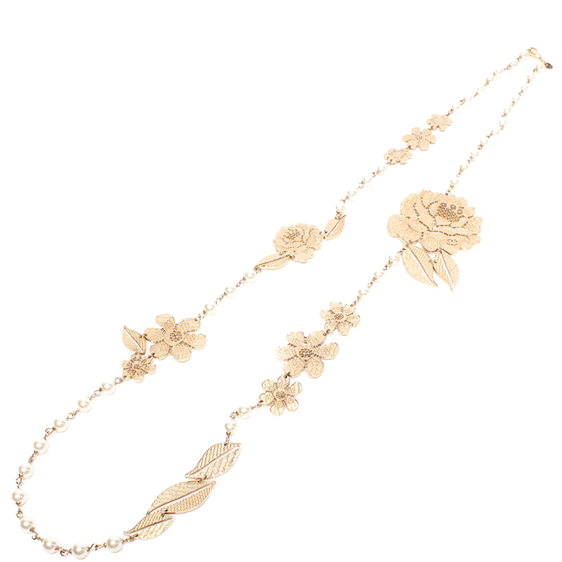 

Chanel Camellia Fuax Pearl Necklace, Gold