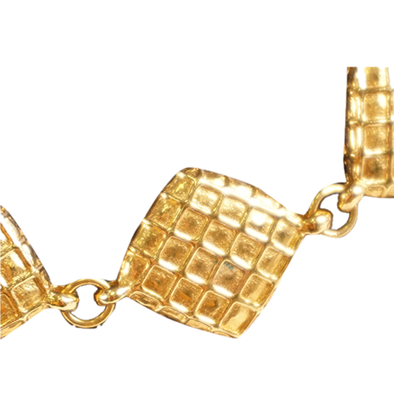 

Chanel Gold Plated Rhombus Necklace