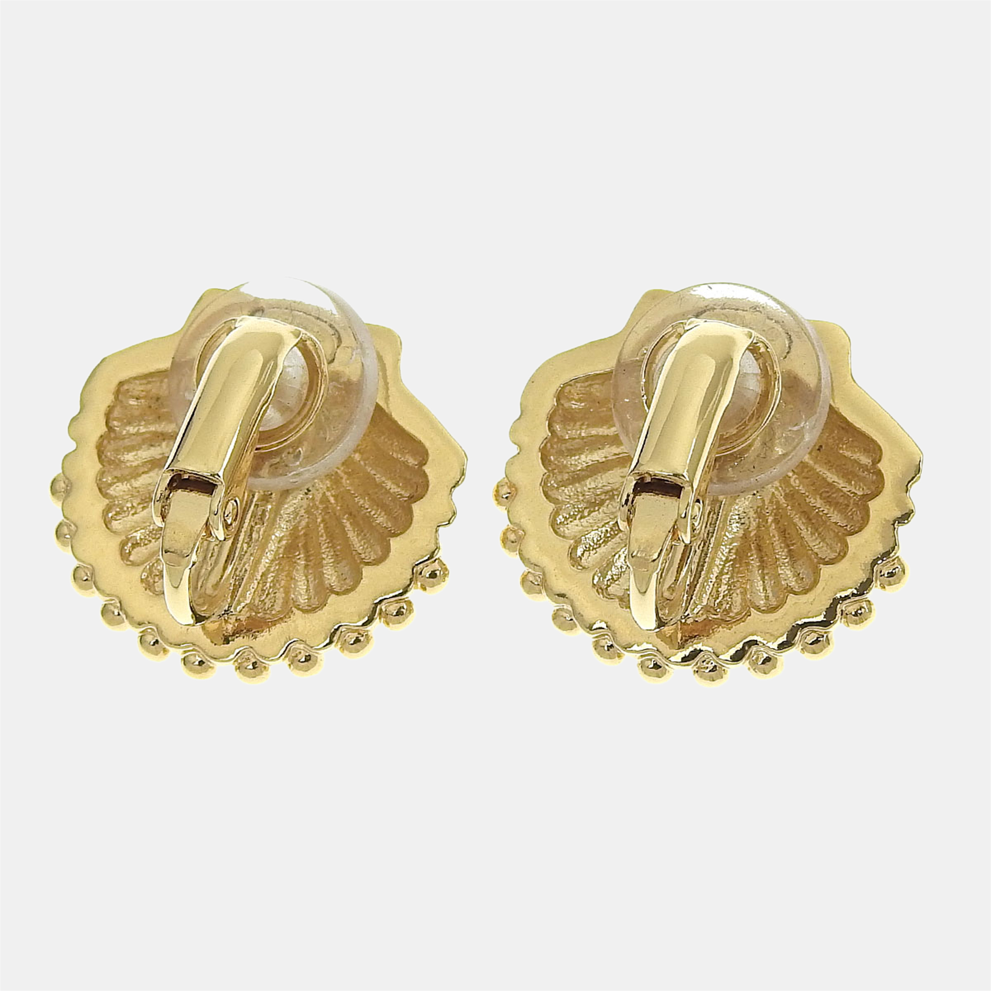 

Chanel Gold Metal CC Rhinestone Shell Clip On Earrings