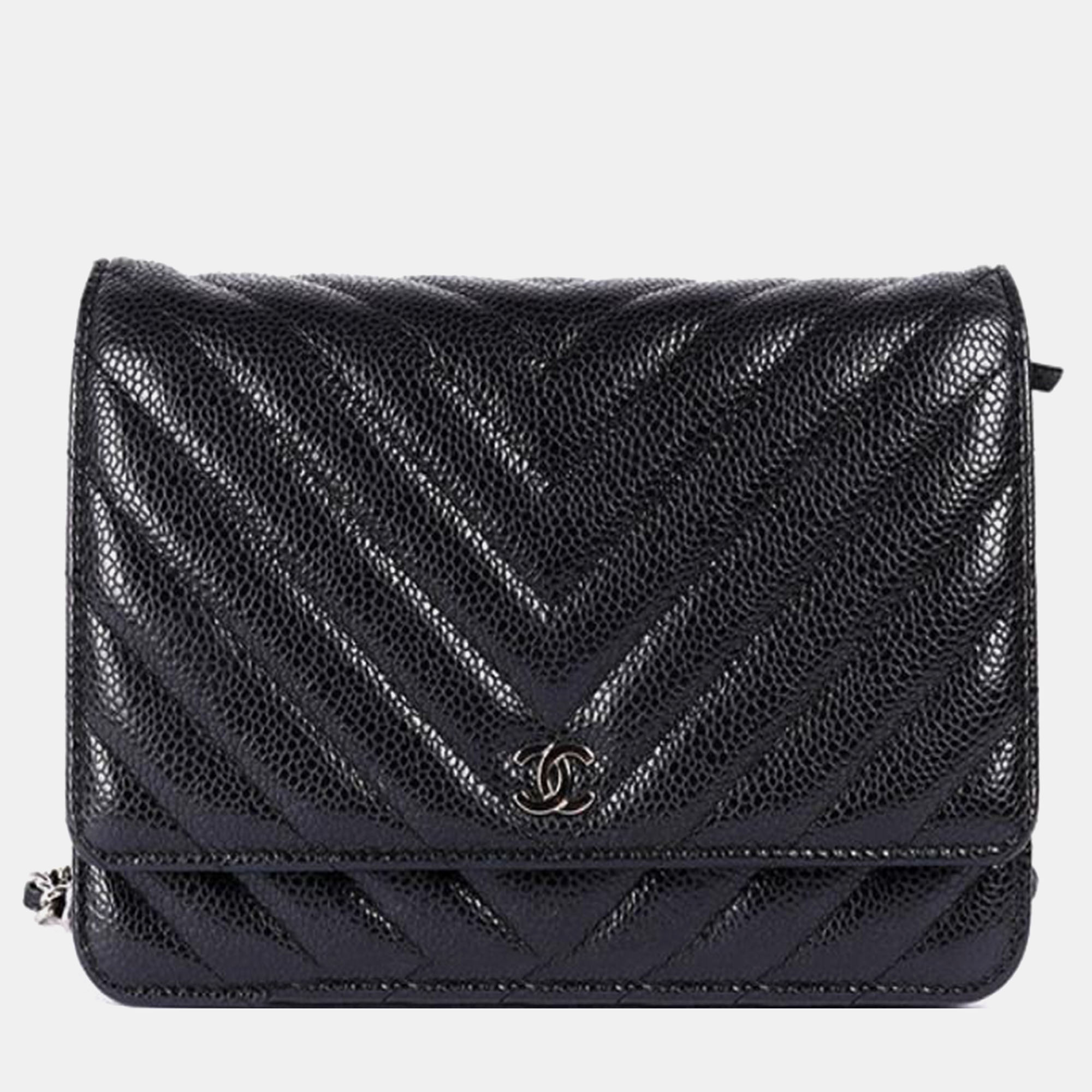 

Chanel Chevron Tassel Large Clutch, Black