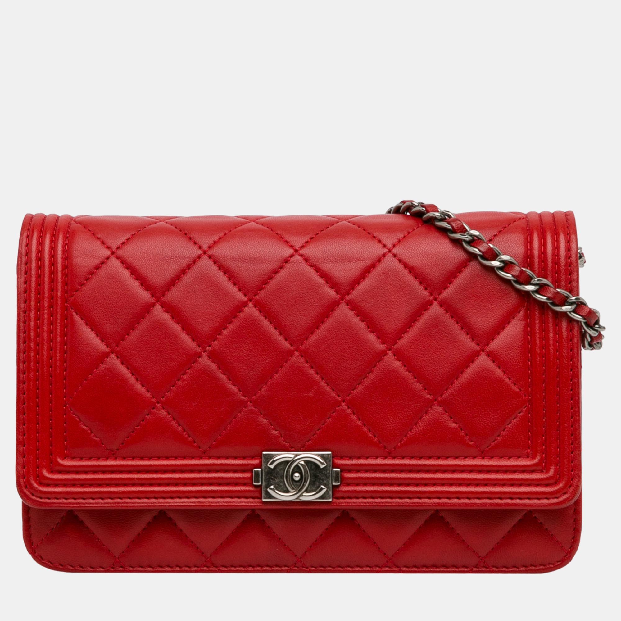 

Chanel Red Lambskin Boy Wallet On Chain