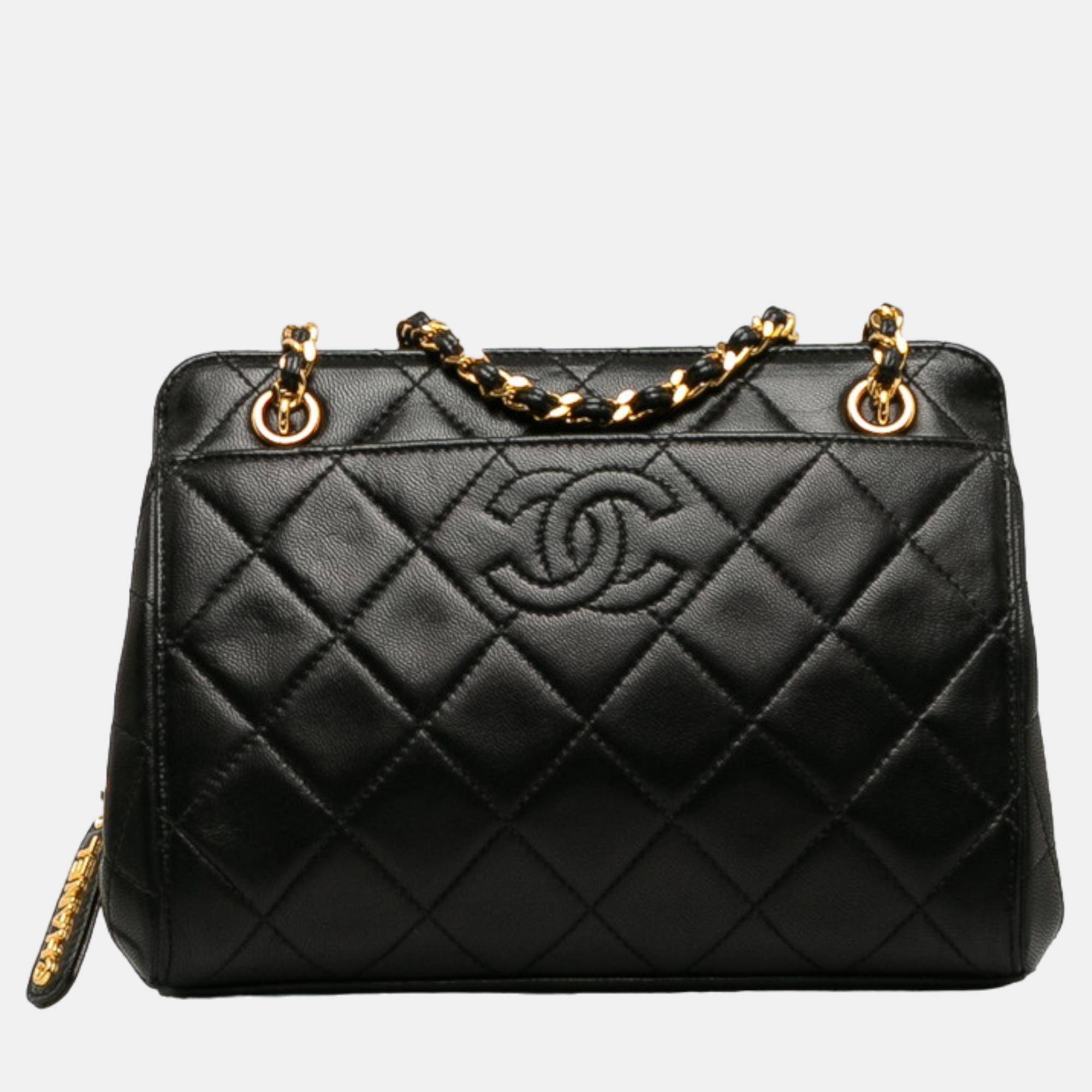 

Chanel Black Leather CC Caviar Matelasse Shoulder Bag