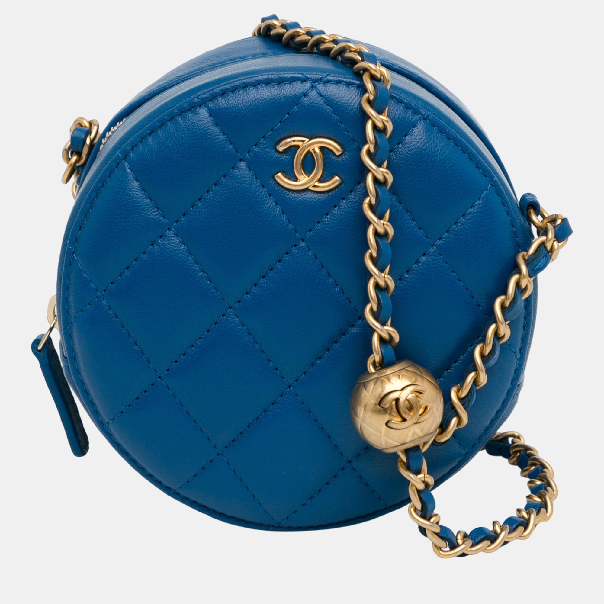

Chanel Blue CC Quilted Lambskin Pearl Crush Round Clutch with Chain