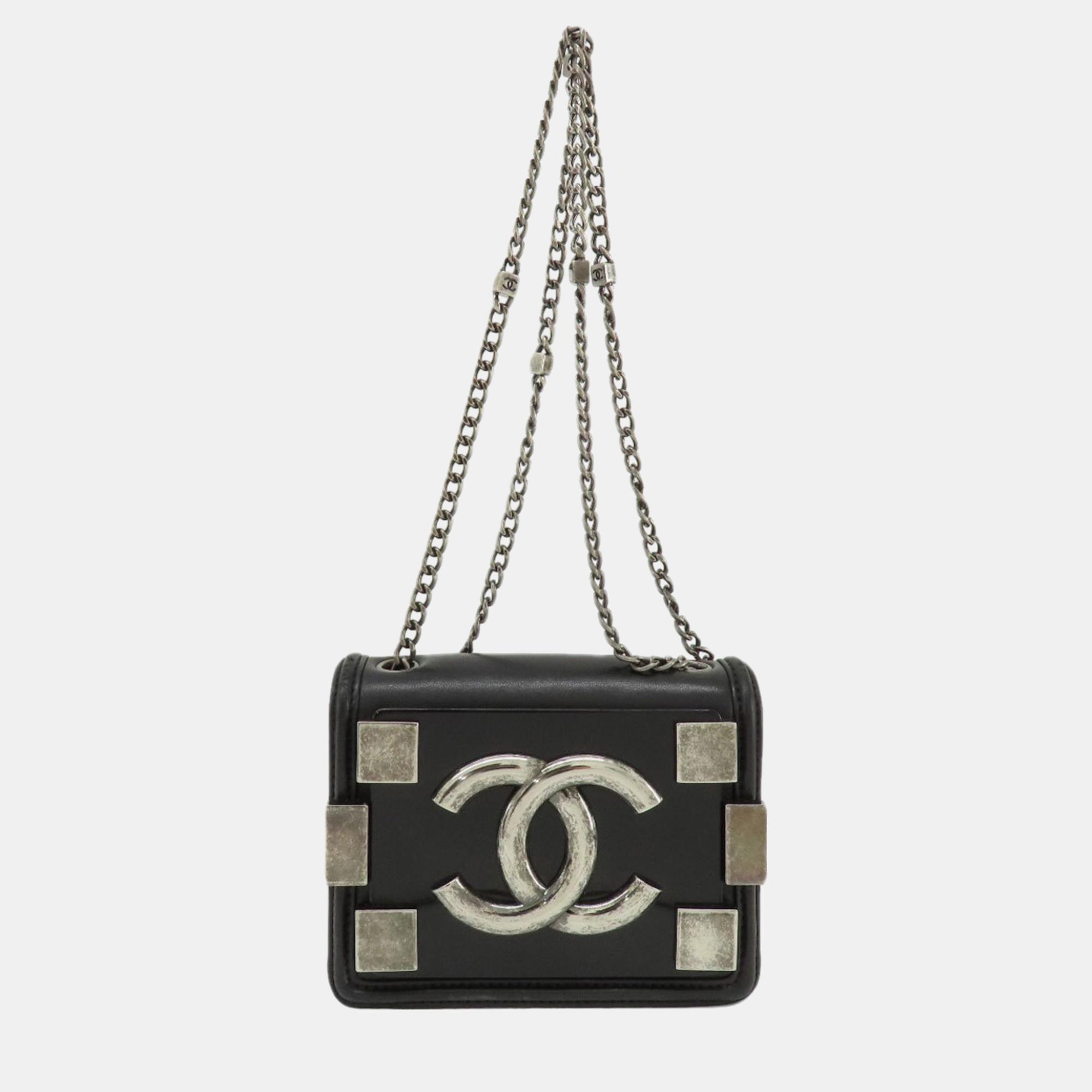 

Chanel Black Lambskin and Plexiglass Boy Lego Brick Ruthenium Shoulder Bag