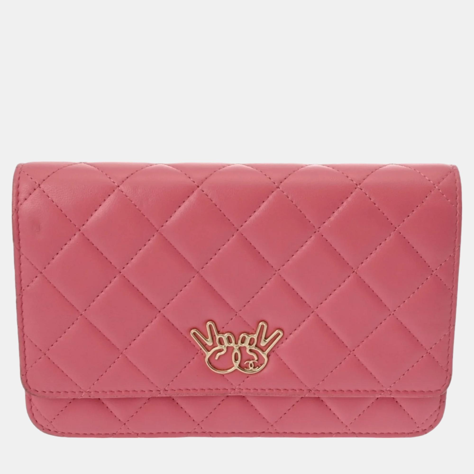 

Chanel Pink Quilted Lambskin Emoticon Wallet on Chain