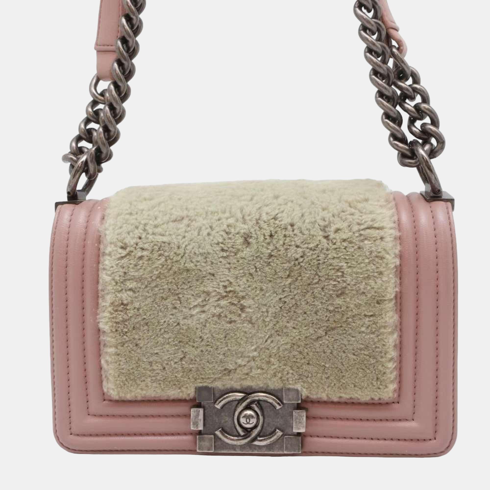 

Chanel Pink/Beige Leather and Shearling Boy Shoulder Bag