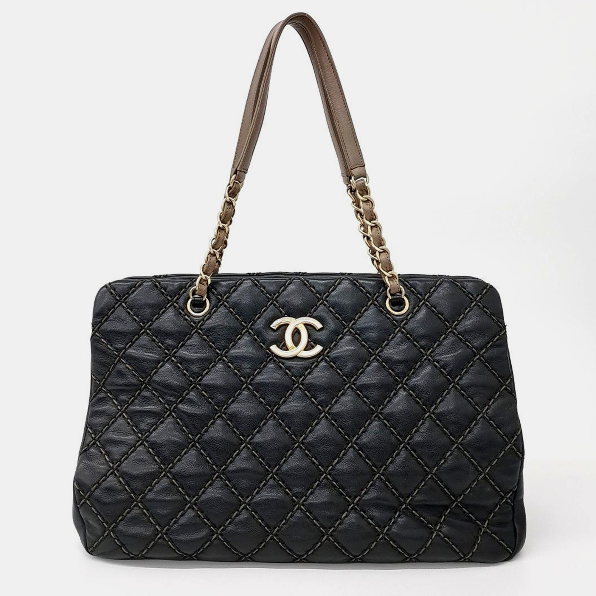 Pre-owned Chanel Stitch Chain Shoulder Bag In Black