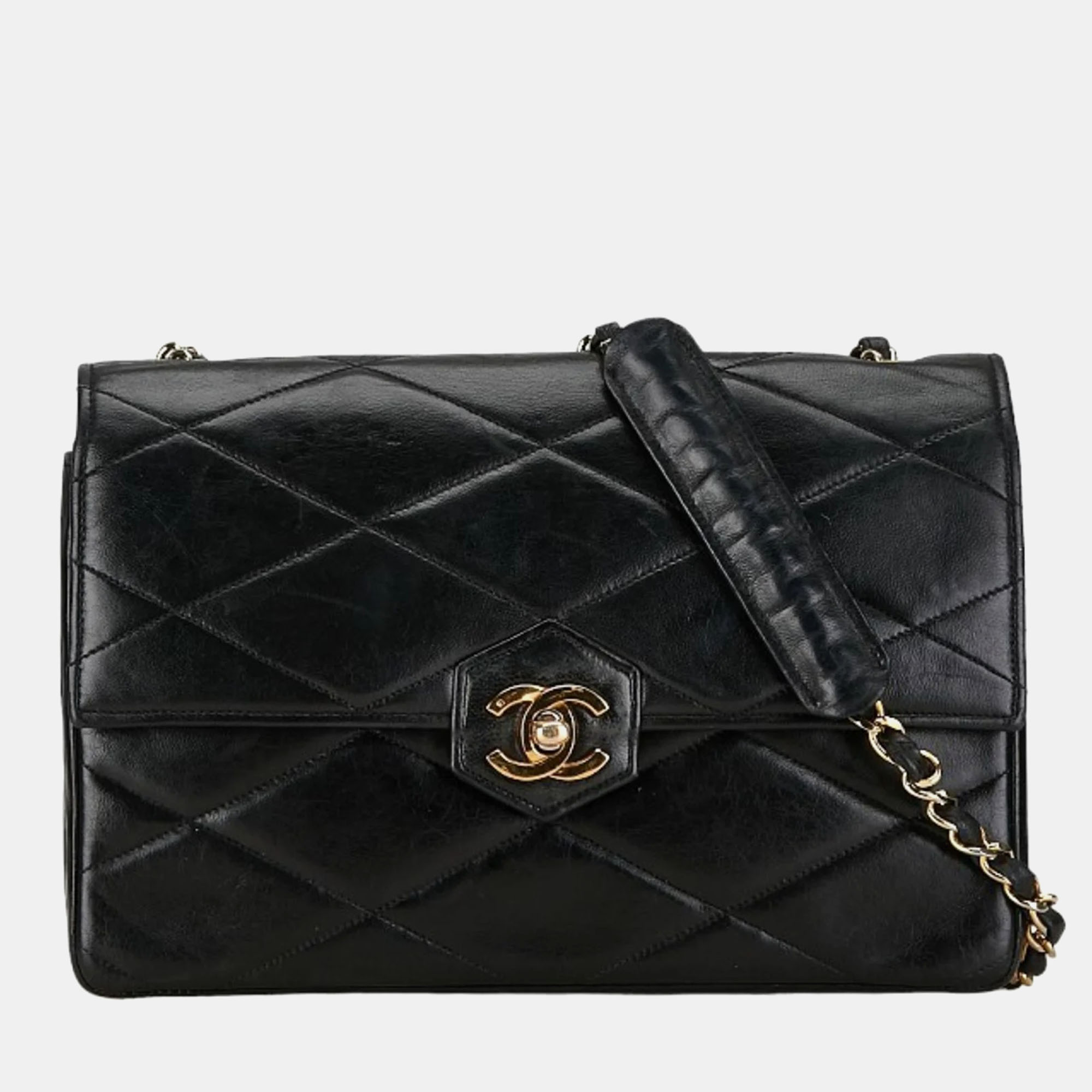 

Chanel Black Quilted Lambskin Diamond Flap Bag