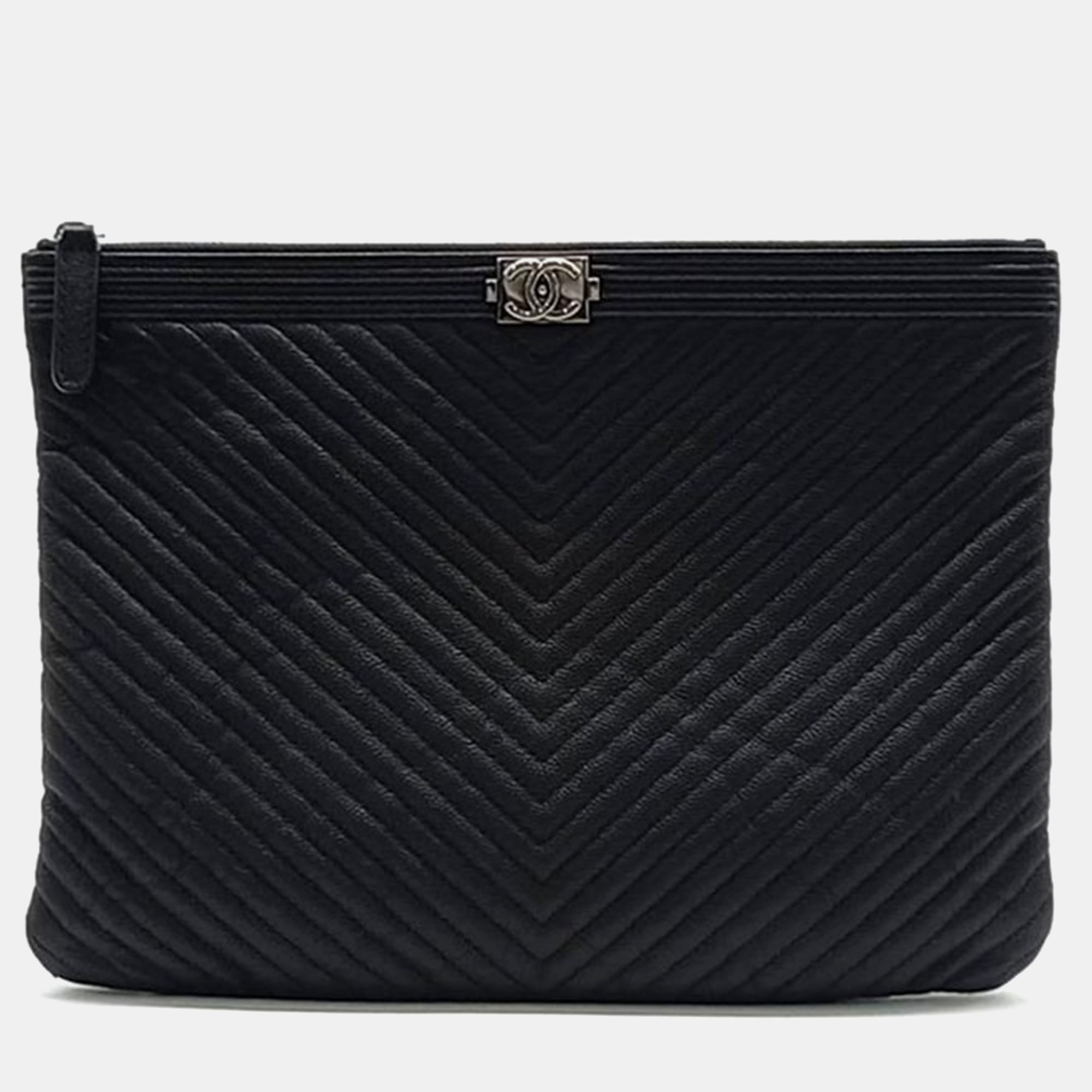 Pre-owned Chanel Chevron Boy Clutch New Medium In Black