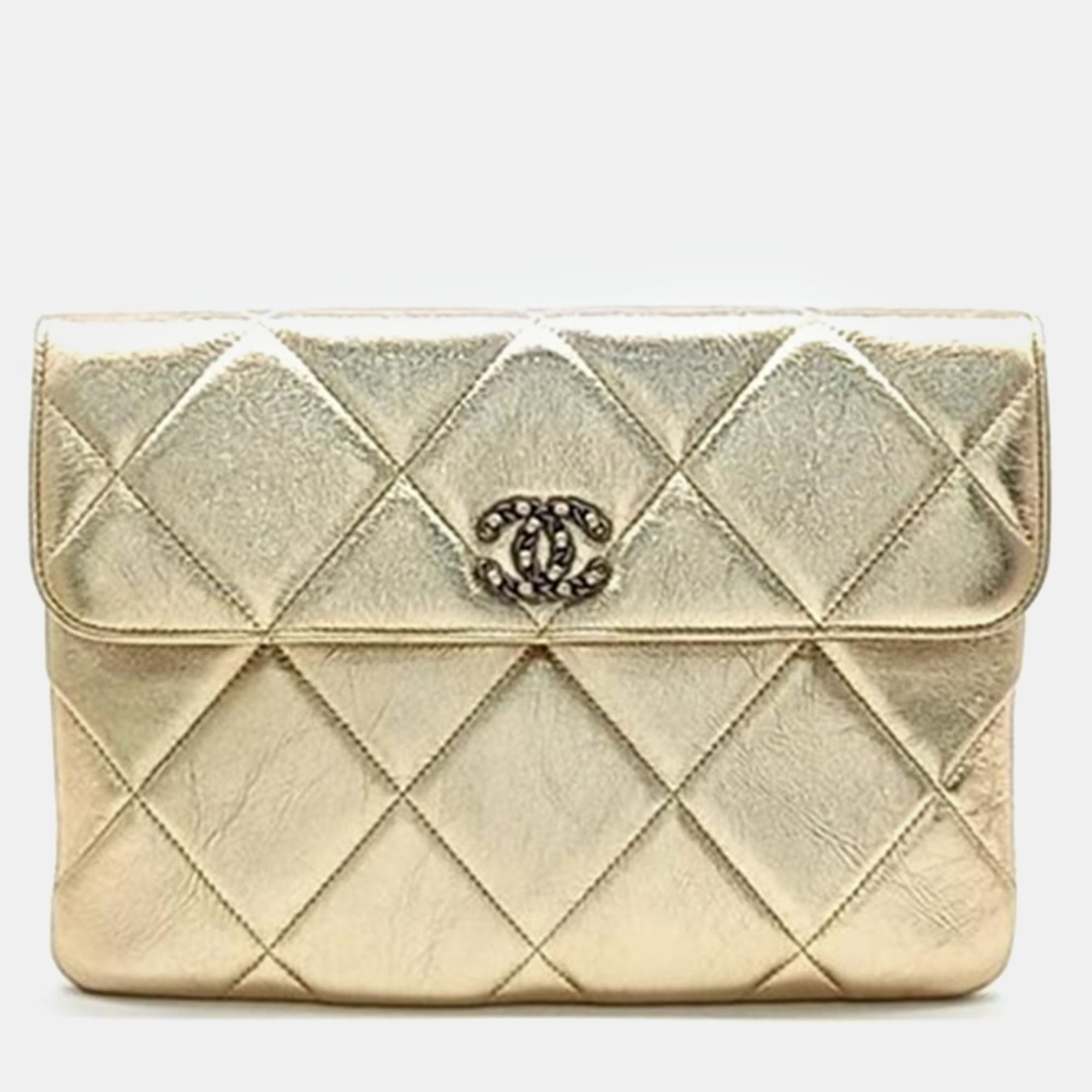 

Chanel 19 flap clutch, Gold