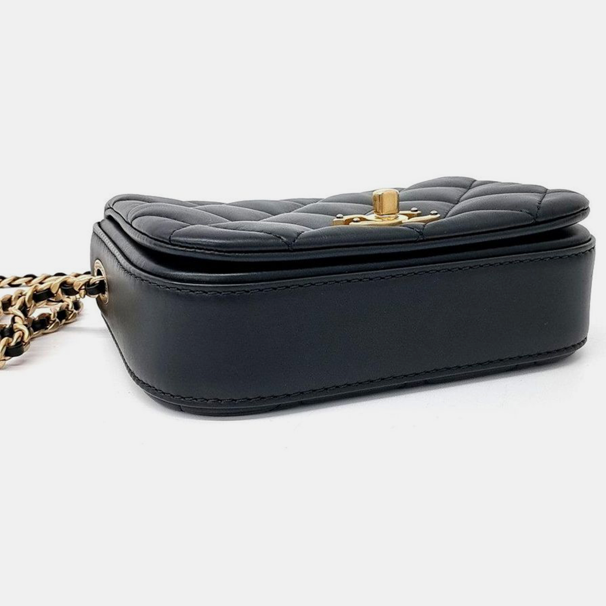 Chanel chain Crossbody bag 