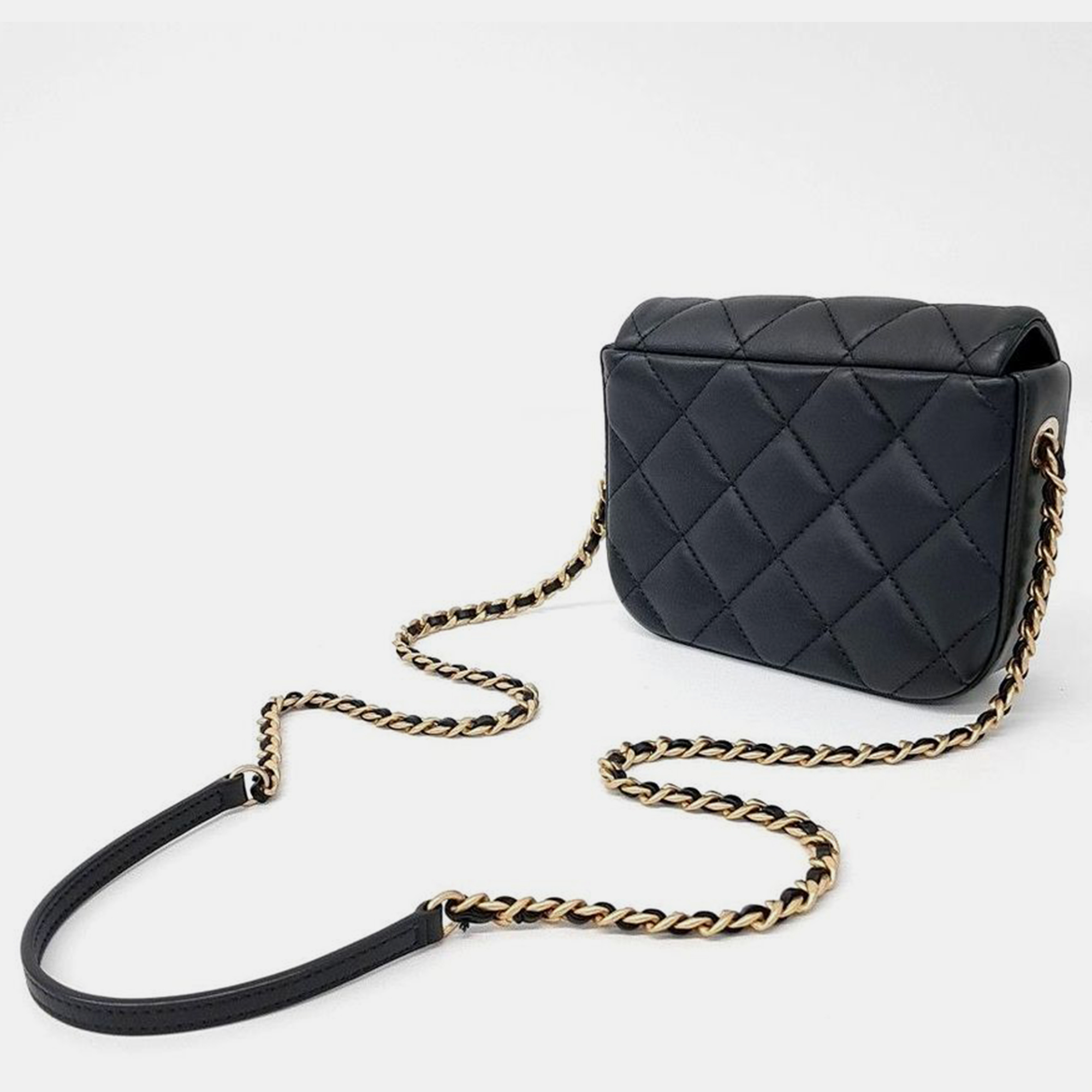 Chanel chain Crossbody bag 