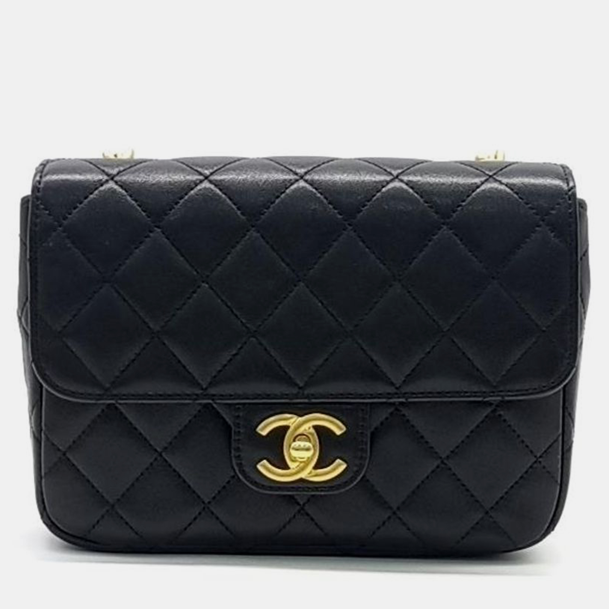 

Chanel chain flap shoulder bag, Black