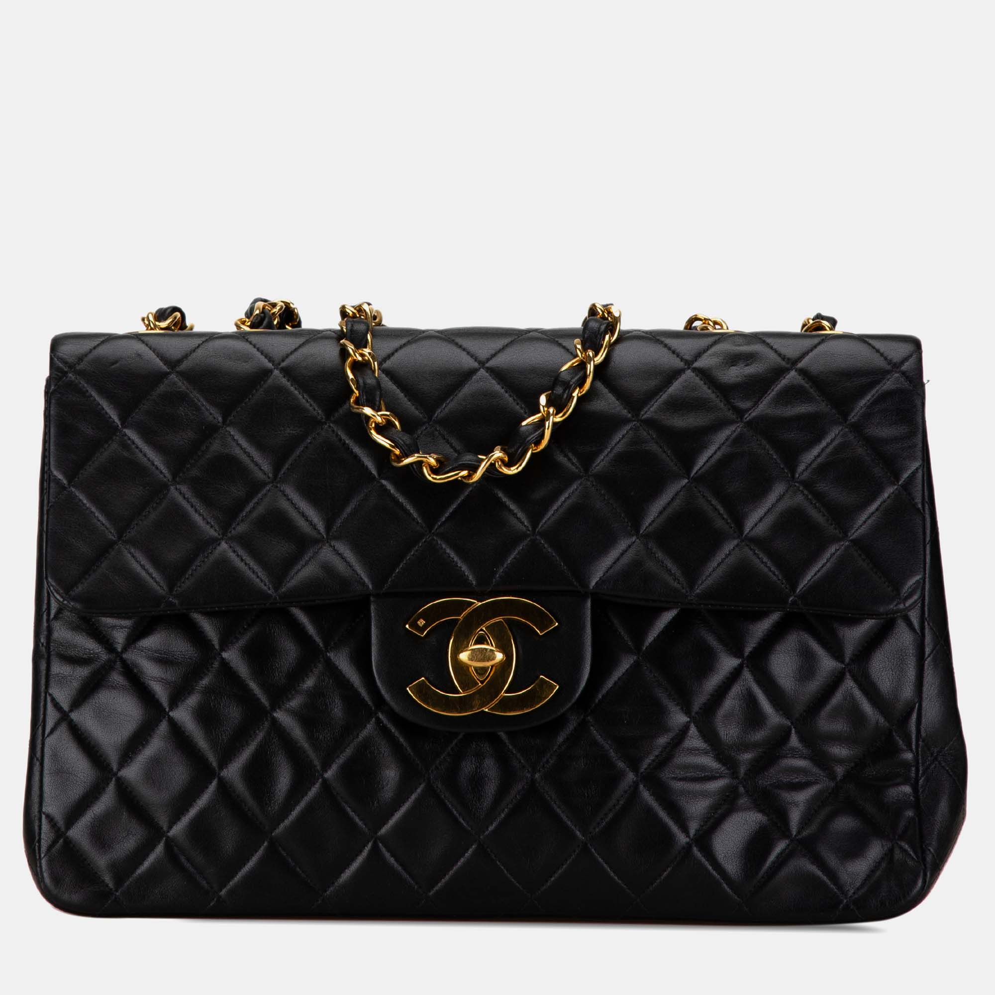 

Chanel Maxi Classic Lambskin Single Flap, Black