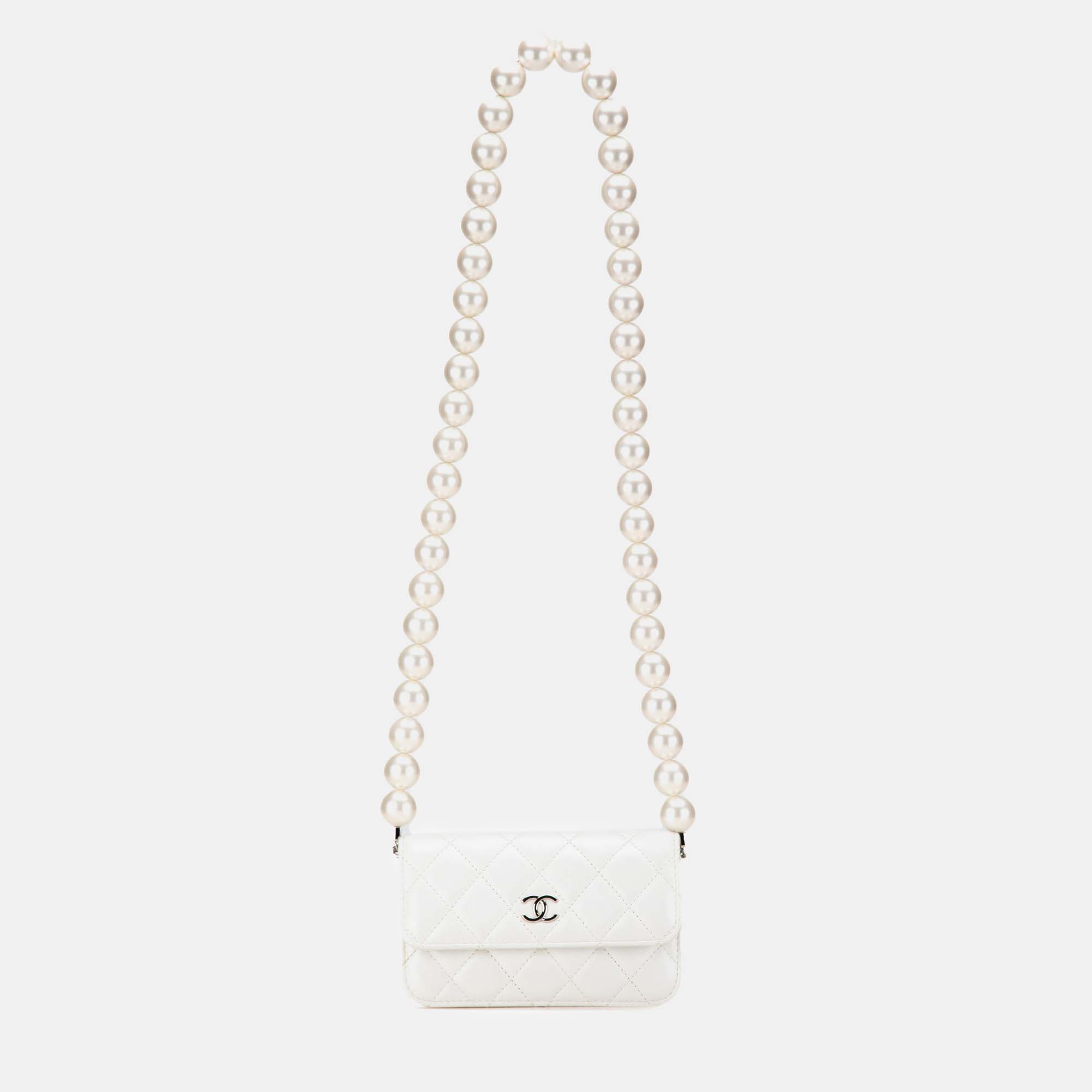 

Chanel Quilted Calfskin Maxi Pearls Clutch With Chain, White