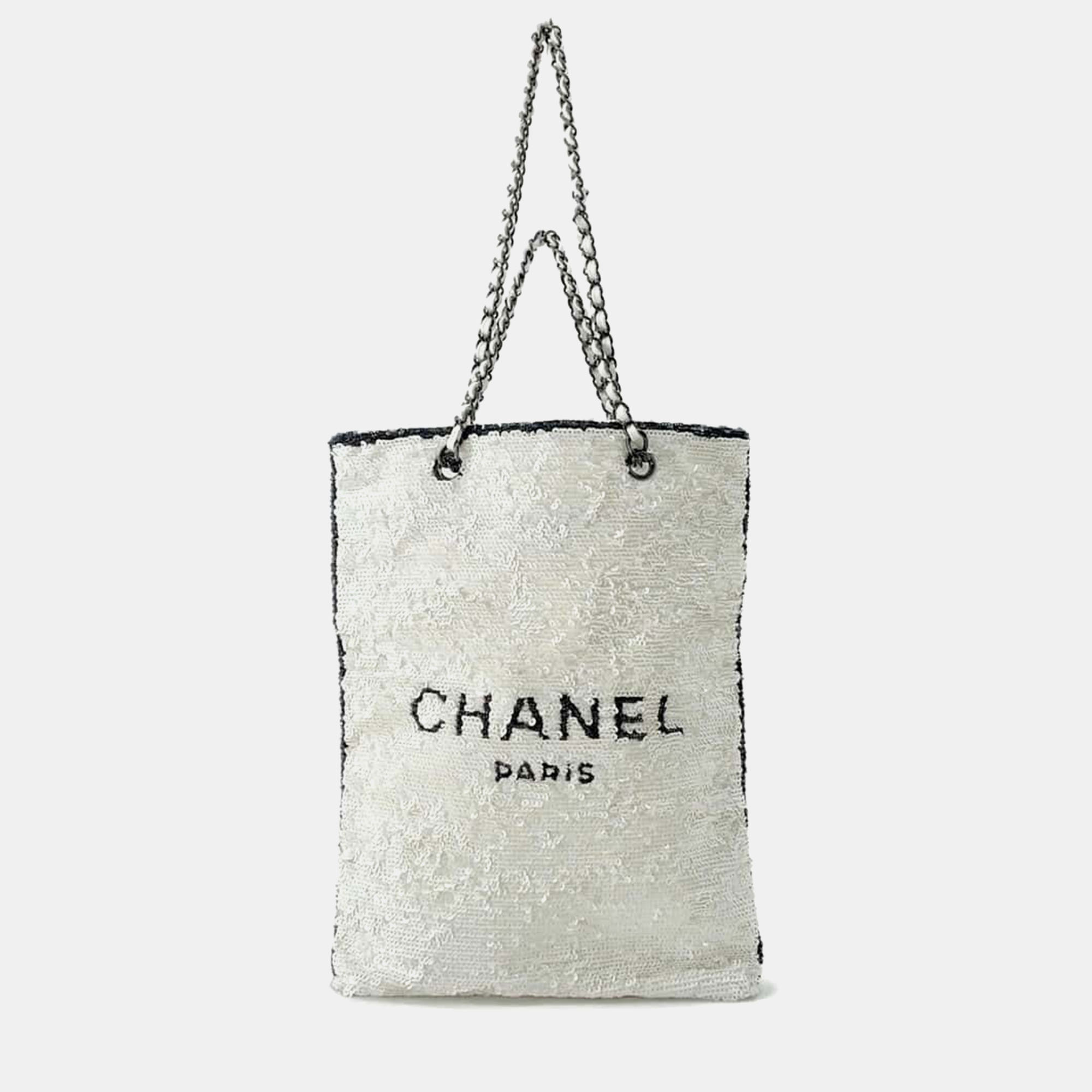 

Chanel White/Black Sequins Shopping bag