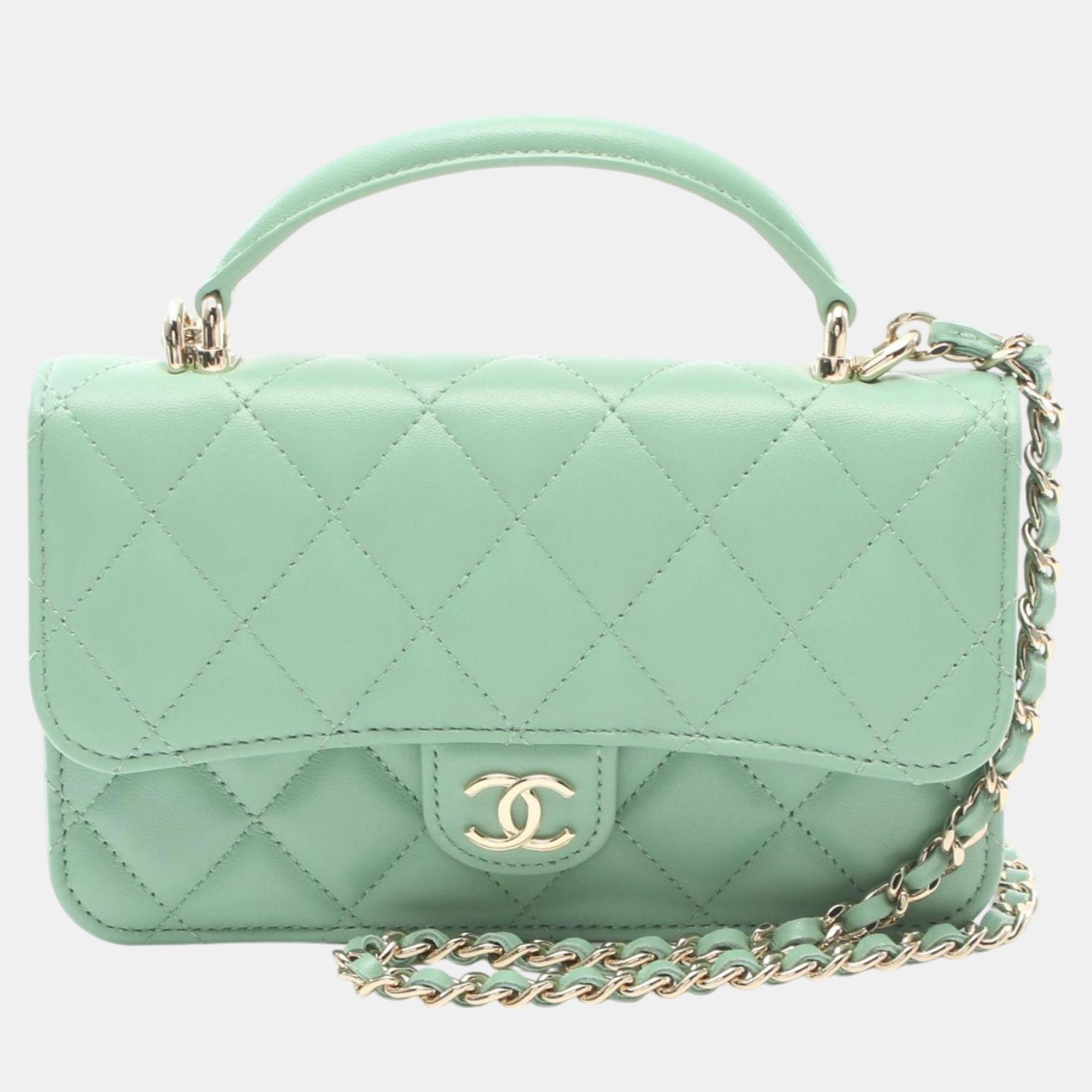 

Chanel Green Lambskin (Sheepskin) Matelassé Phone Case Shoulder Bag