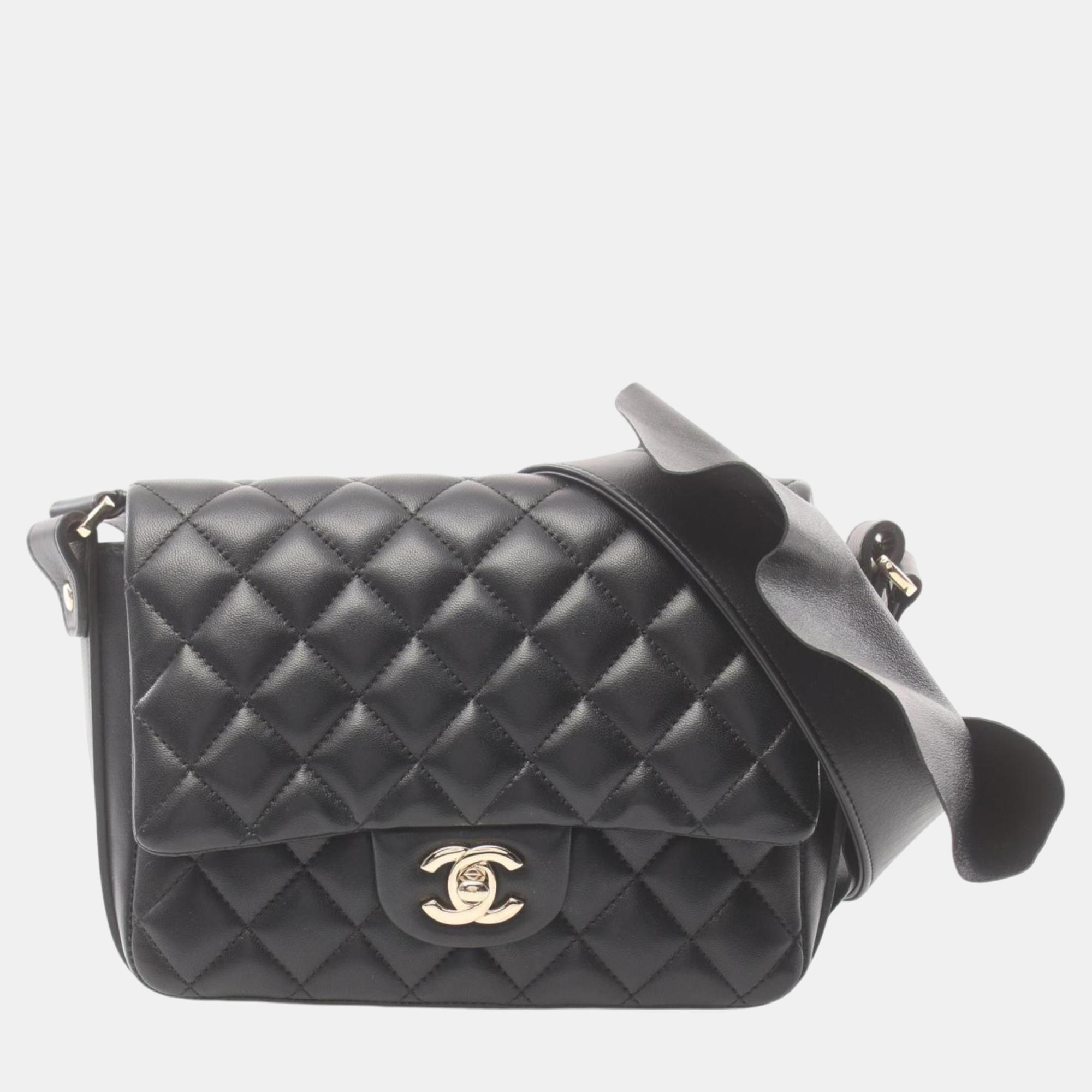 Pre-owned Chanel Black Lambskin Matelasse Shoulder Bag