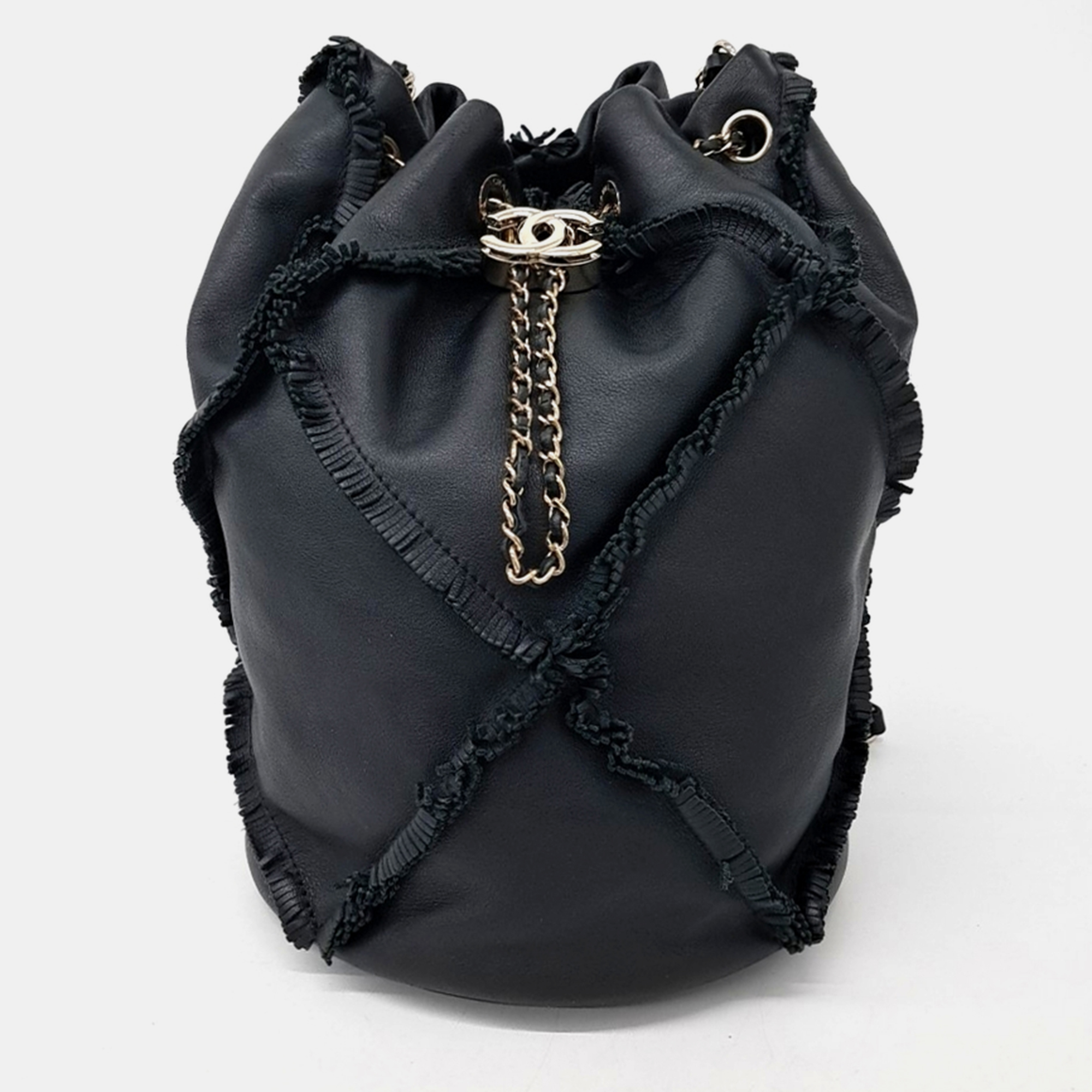 Pre-owned Chanel Bucket Bag In Black