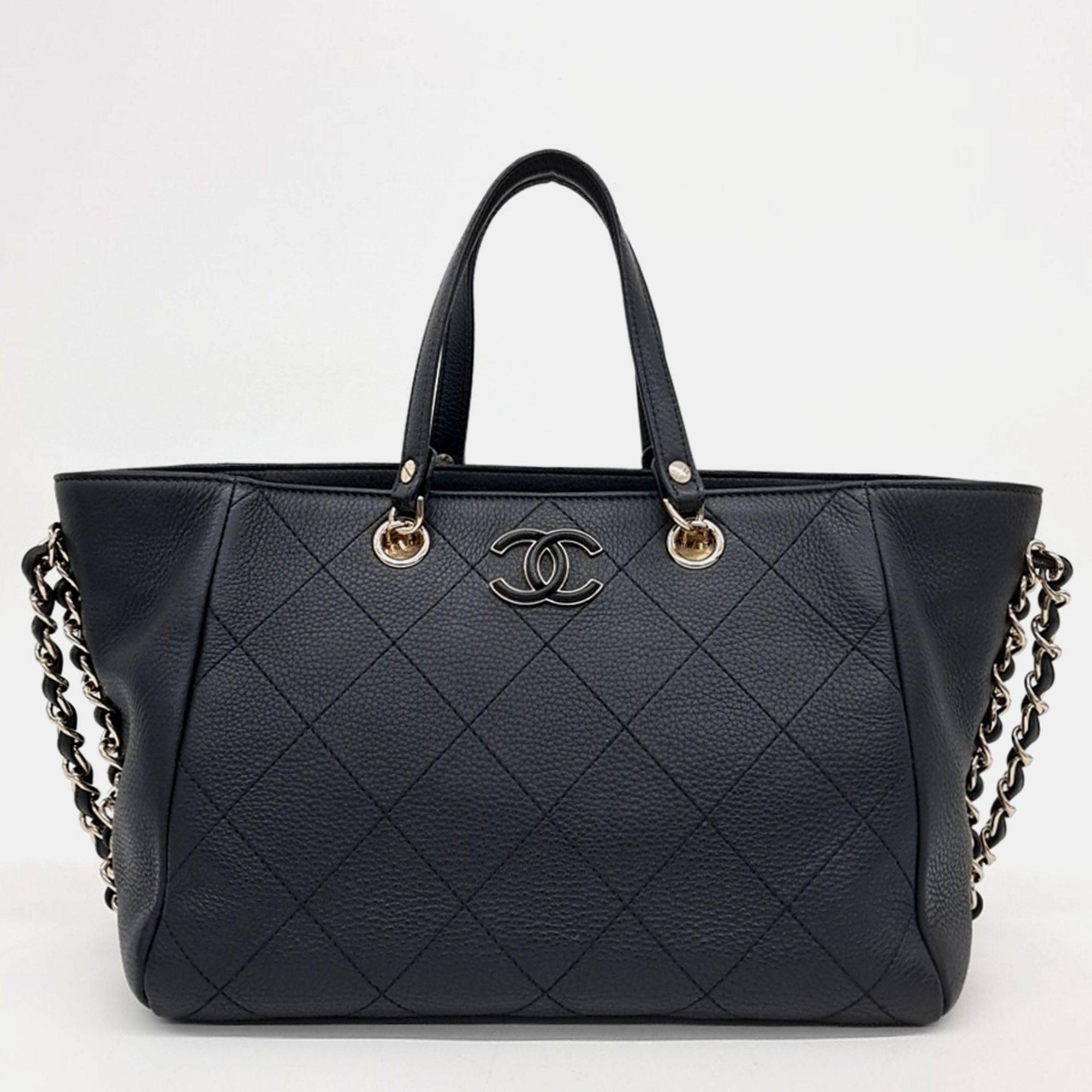 Pre-owned Chanel Tote And Shoulder Bag In Black