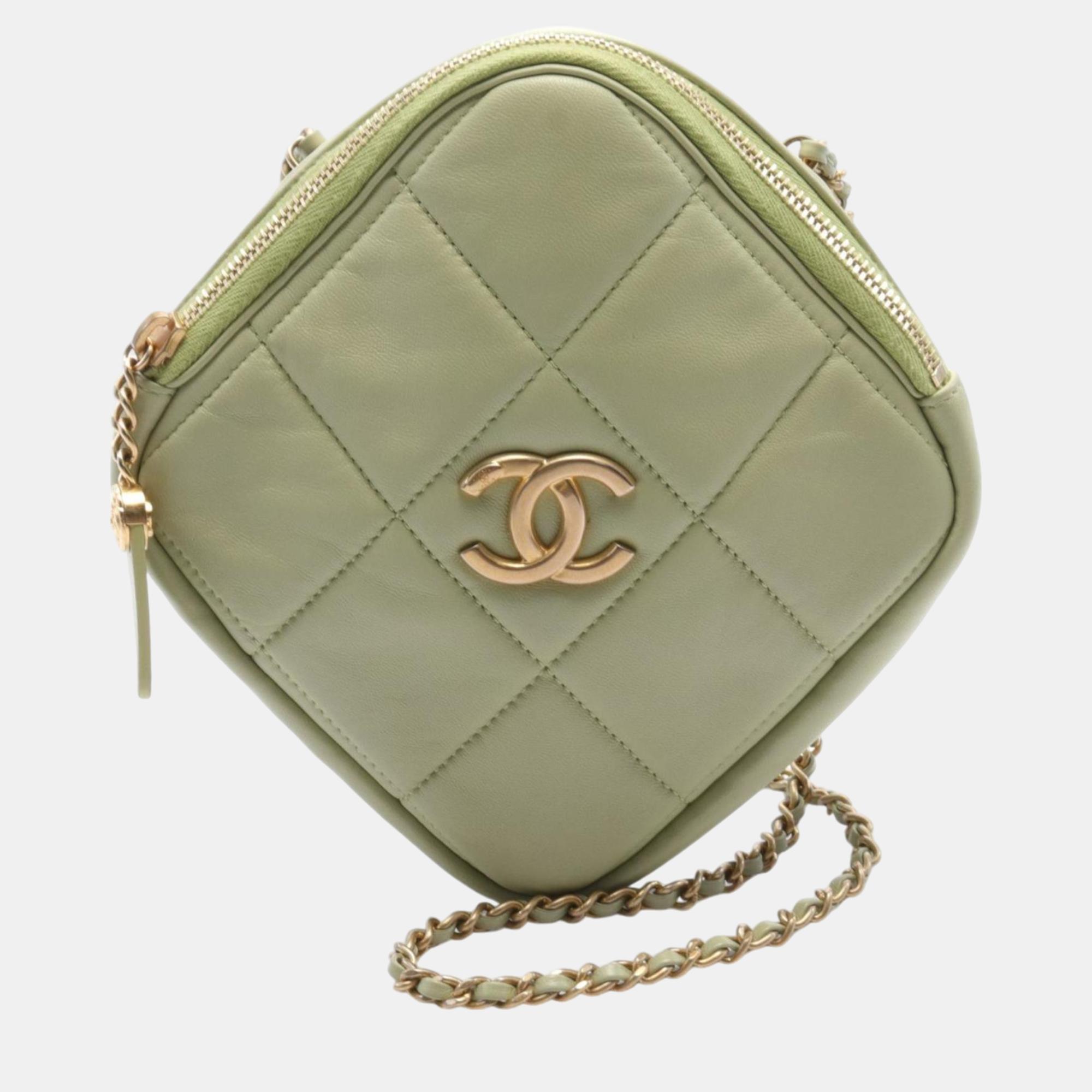 Pre-owned Chanel Green Leather Matelasse Shoulder Bag