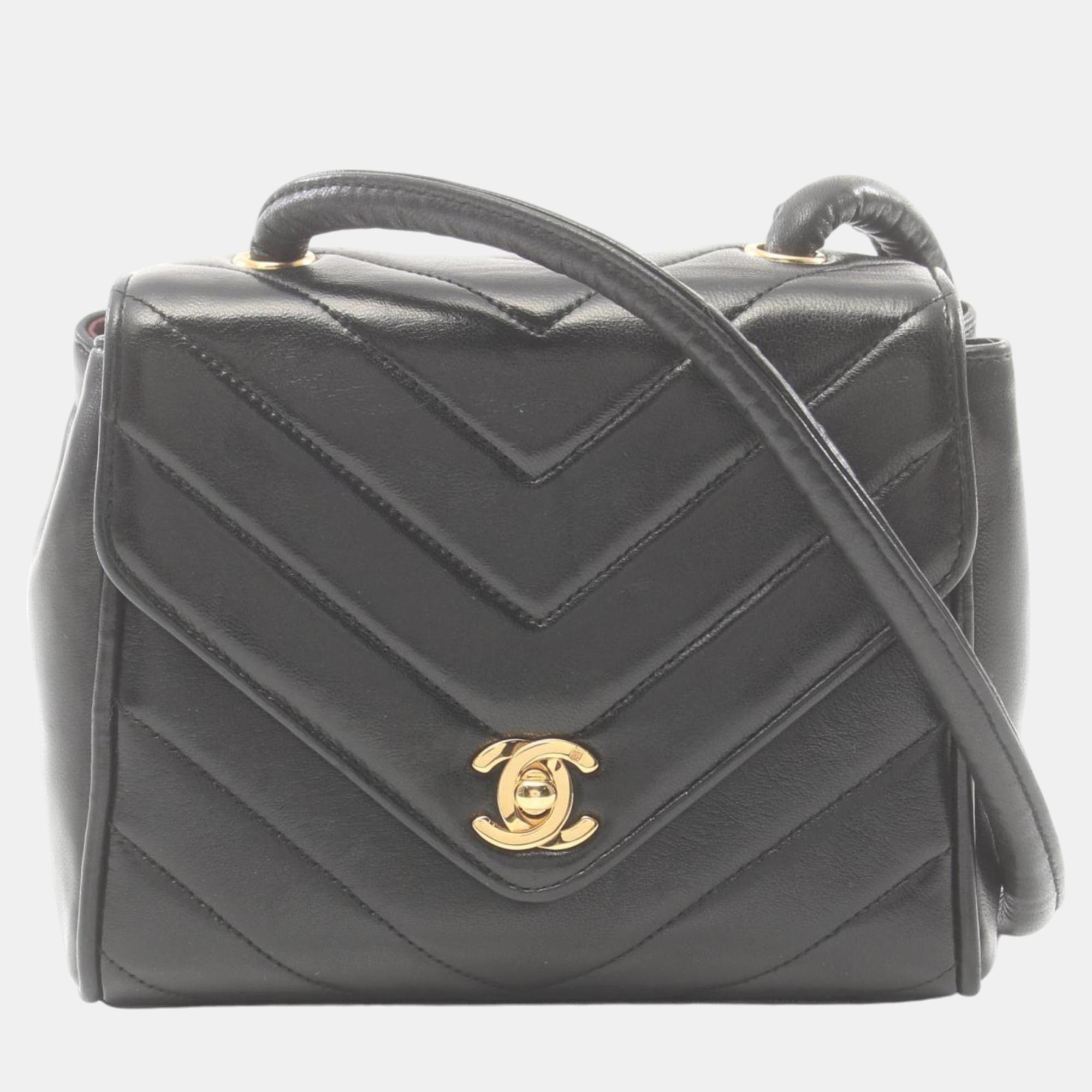 

Chanel black lambskin V-stitch shoulder bag