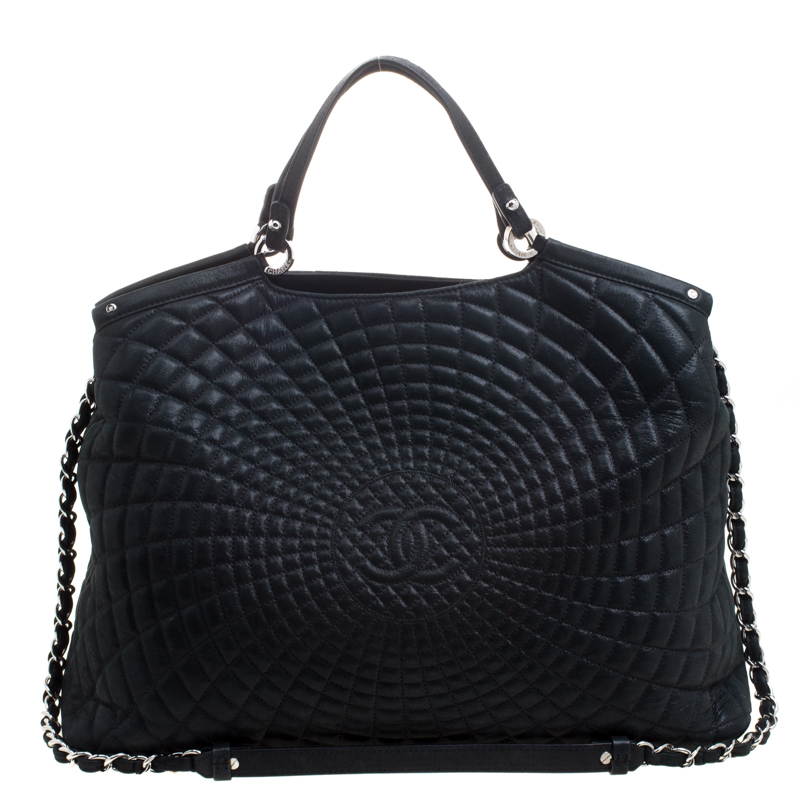 Pre Owned حقيبة يد شانيل سي هيت كبيرة جلد إريدسنت مبطنة سوداء
