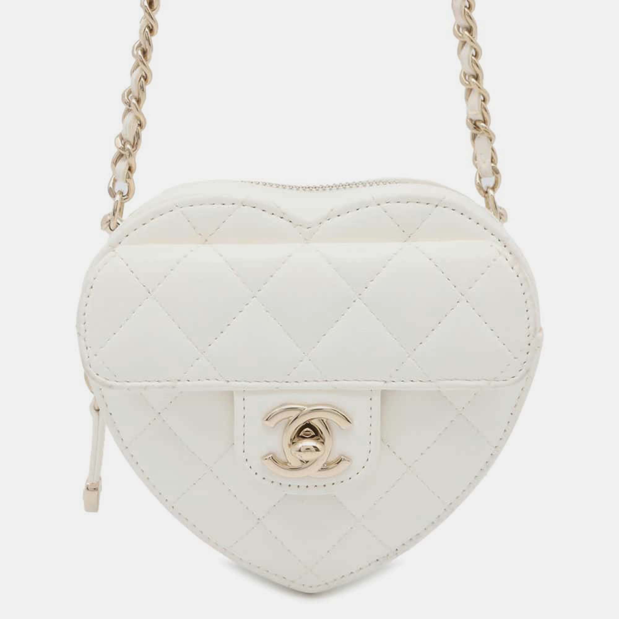 

Chanel White Lambskin Matelasse Heart Chain Shoulder Bag