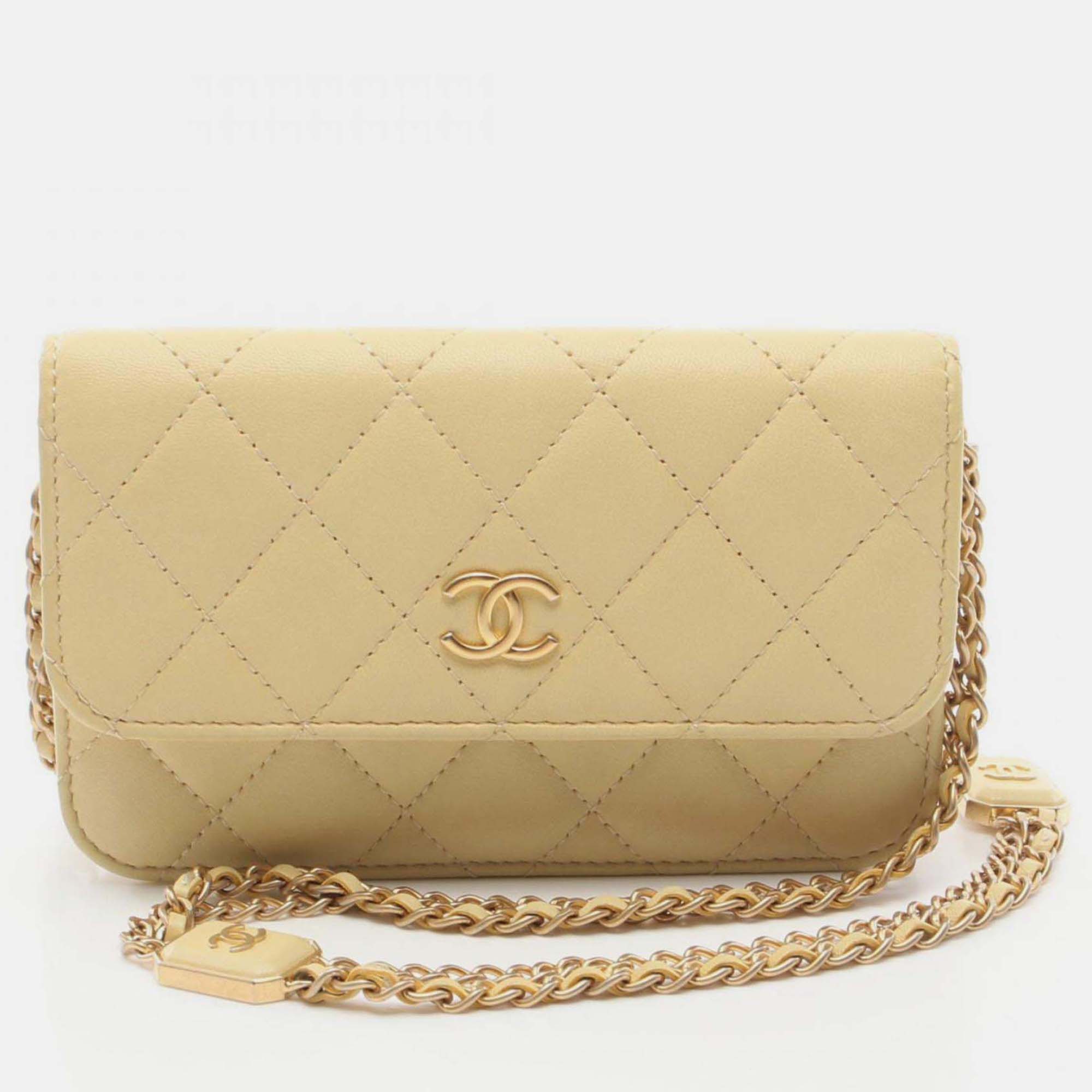 Pre-owned Chanel Yellow Lambskin Matelasse Shoulder Bag