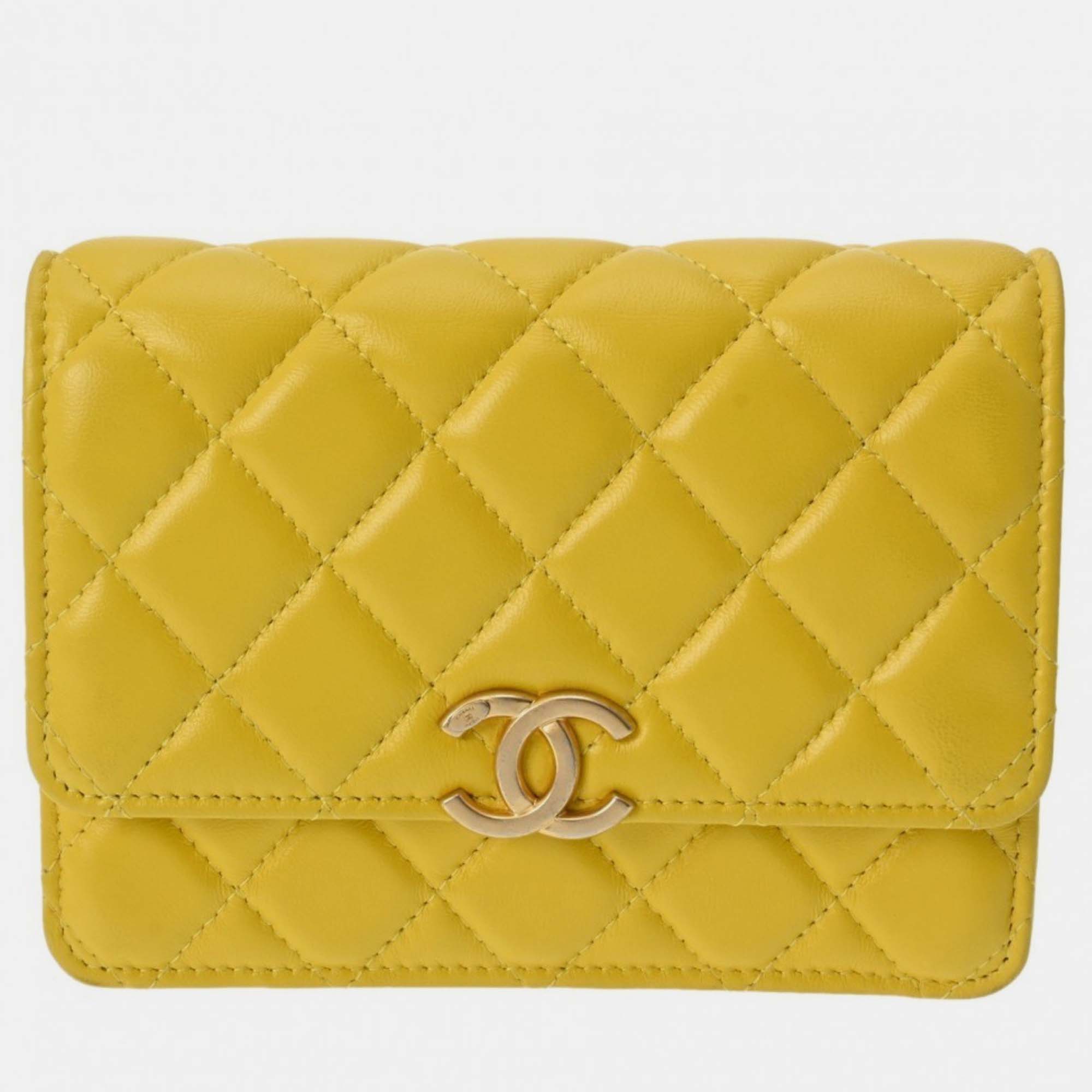 Pre-owned Chanel Yellow Lambskin Matelasse Classic Chain Wallet Shoulder Bag