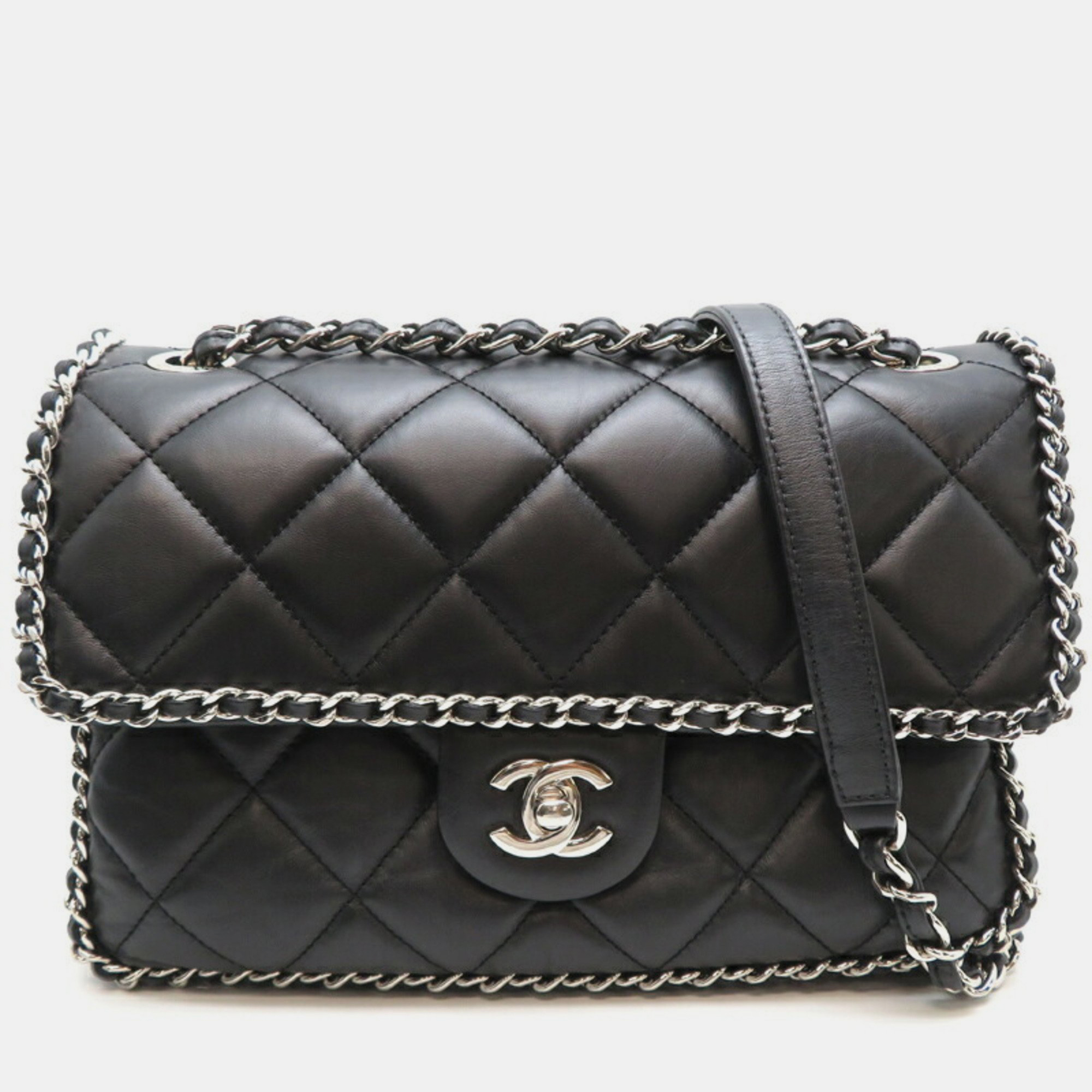 

Chanel Black Calfskin Seal Matelasse Chain Shoulder Bag