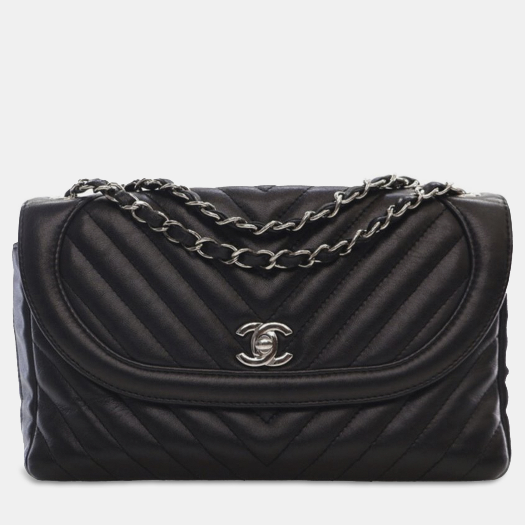 

Chanel CC Chevron Calfskin Round Flap, Black