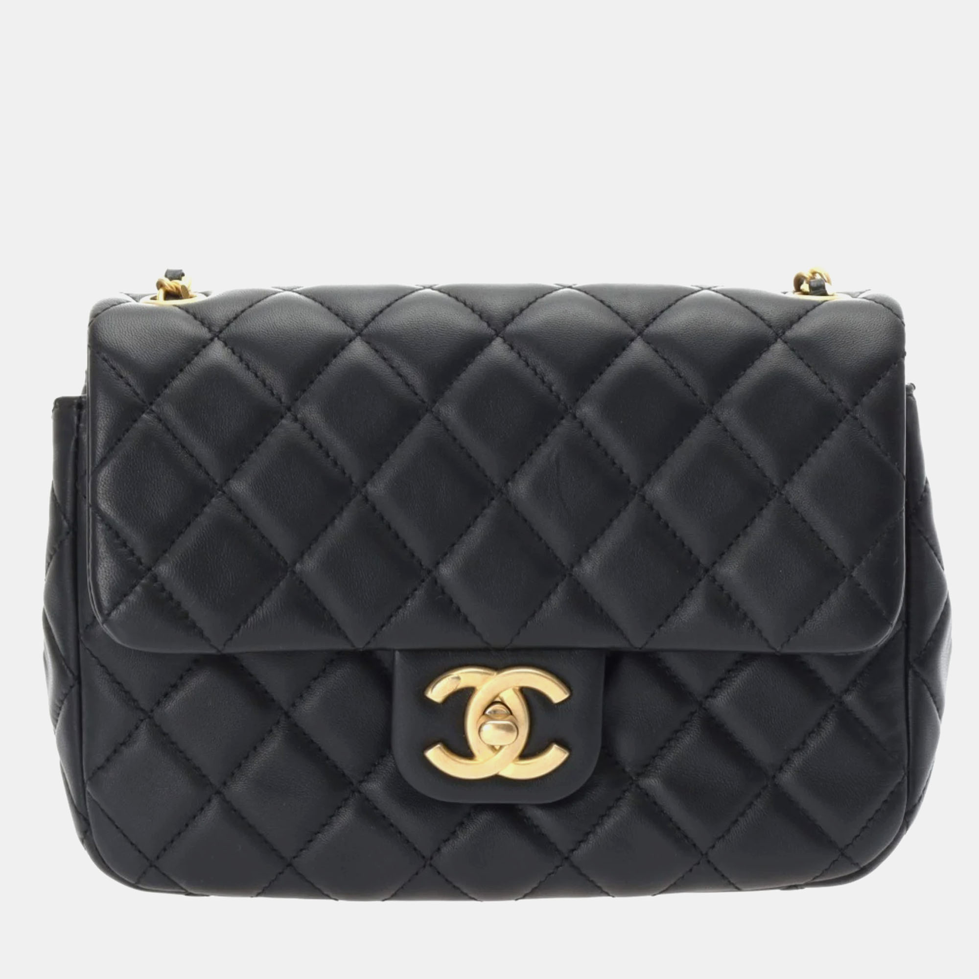 

Chanel Black Lambskin Matelasse Chain Shoulder Bag