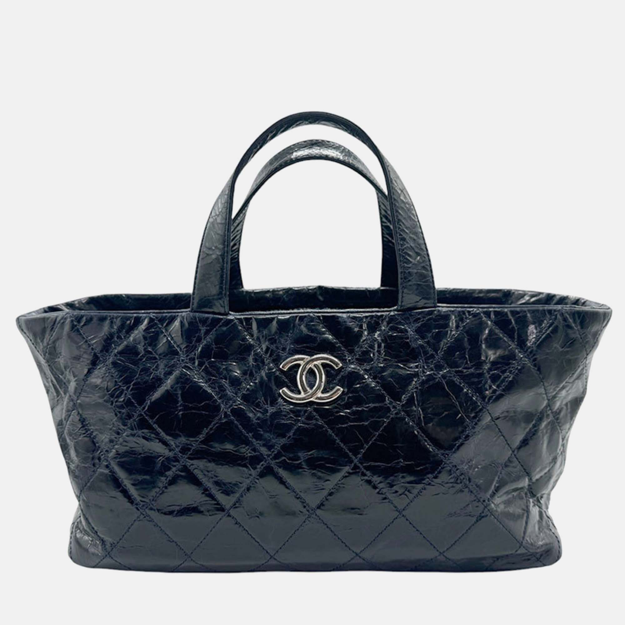 

Chanel Navy Leather Portobello Handbag, Navy blue