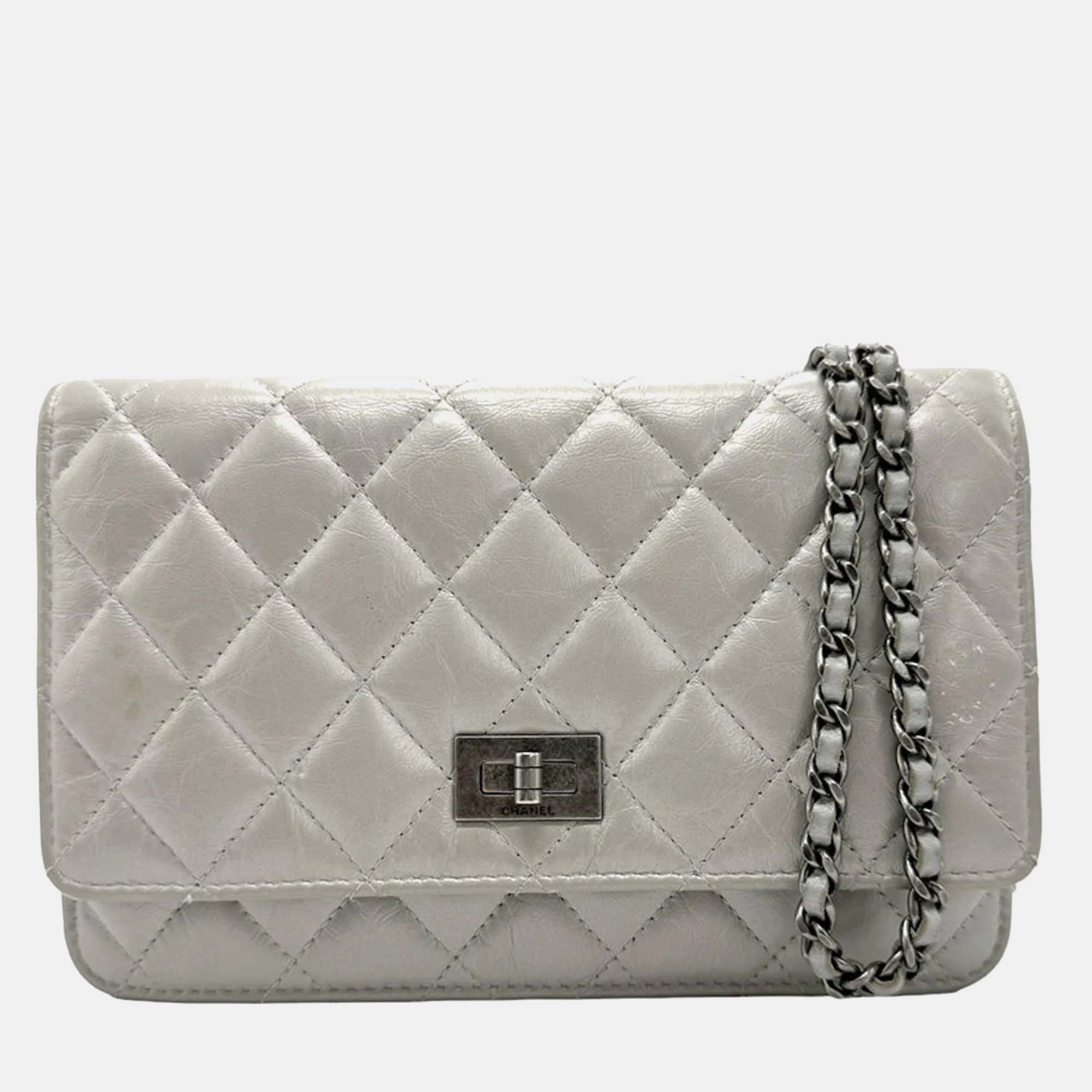 

Chanel Silver Leather Matte Chain Wallet 2.55