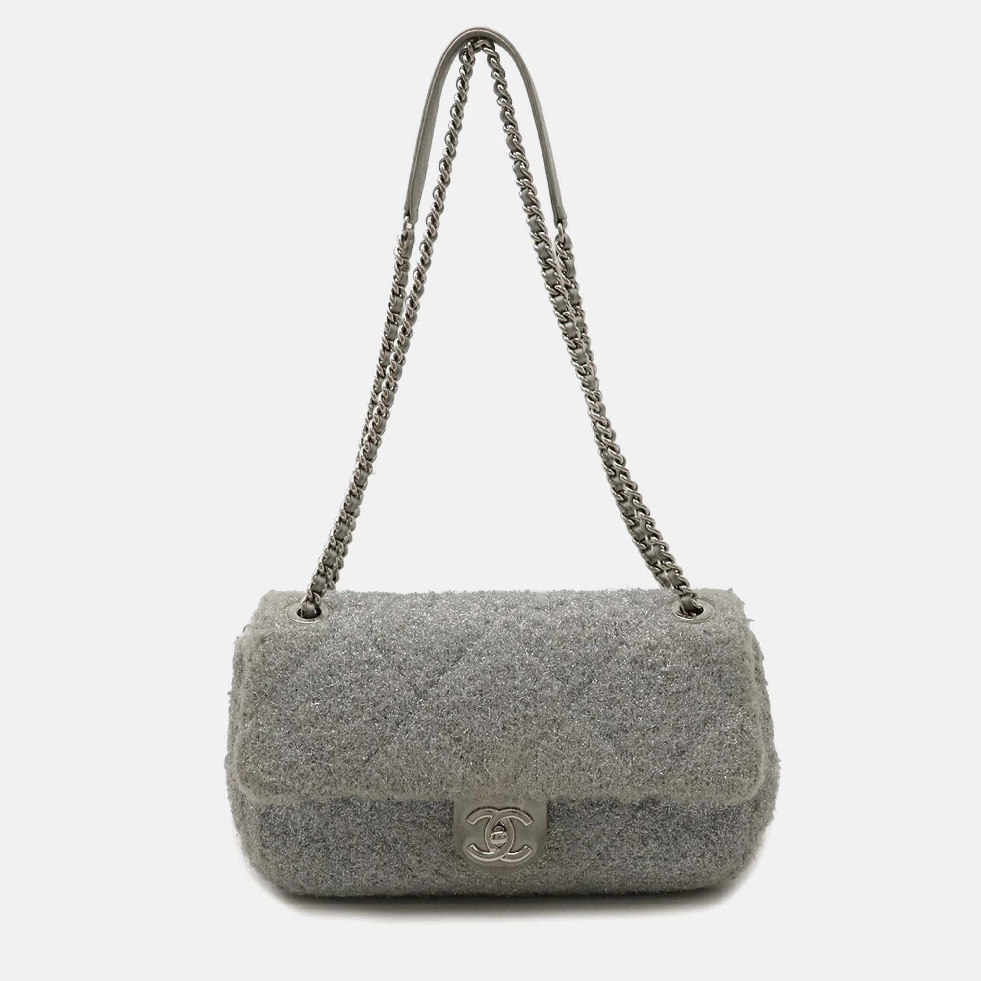 

Chanel Silver Fabric Leather Pour Toe Glitter Coco Mark Chain Shoulder Bag