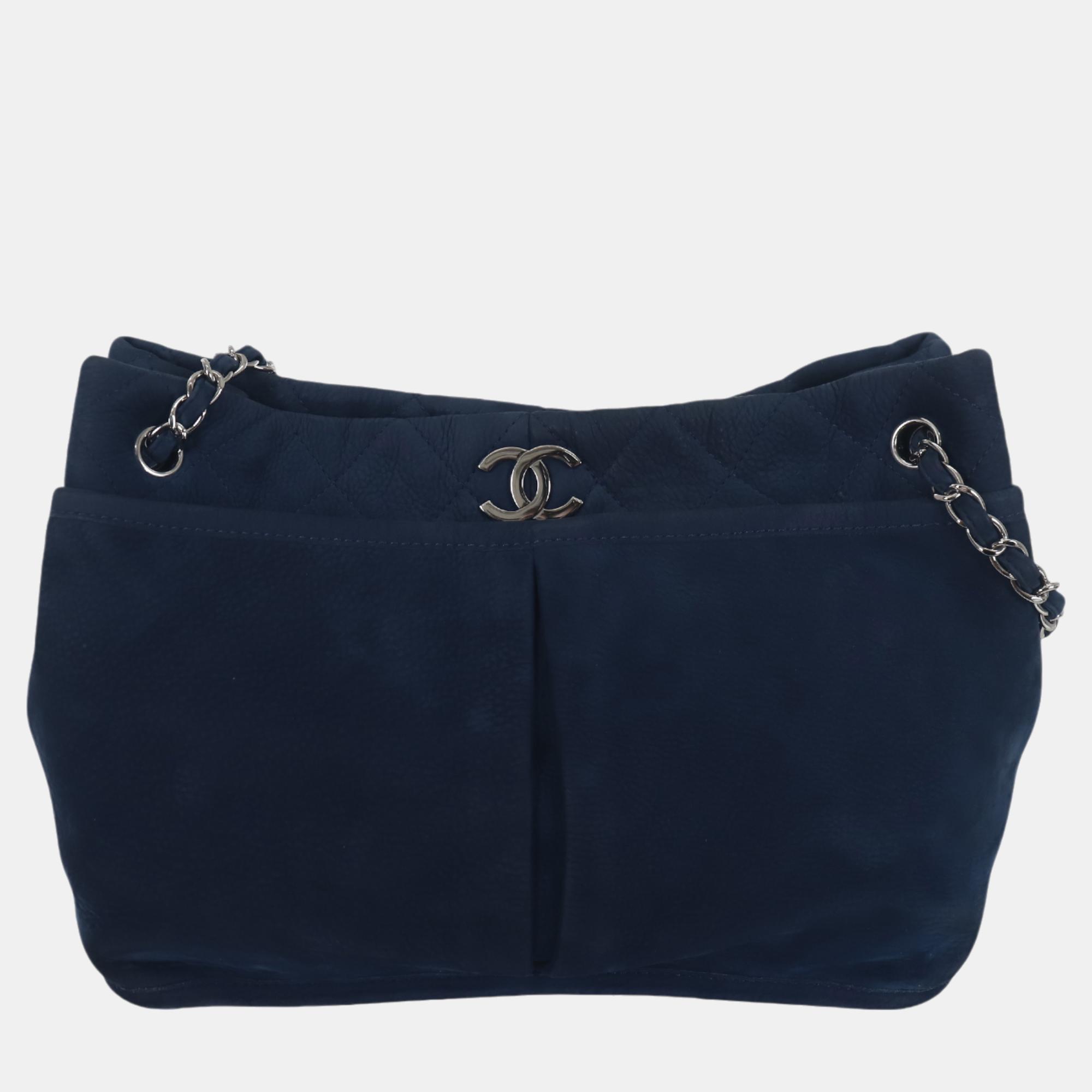 

Chanel Natural Beauty Shoulder Bag, Navy blue