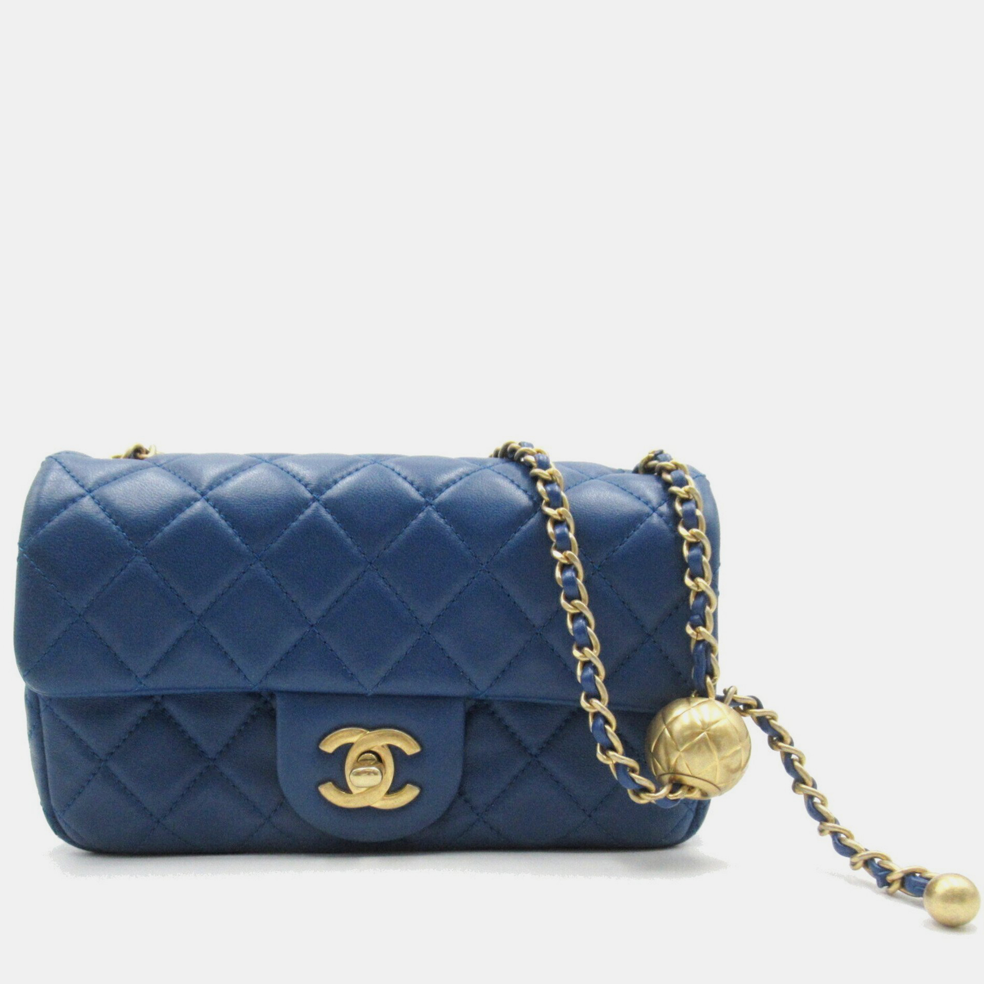 

Chanel Blue Lambskin Matelasse Chain Shoulder Bag