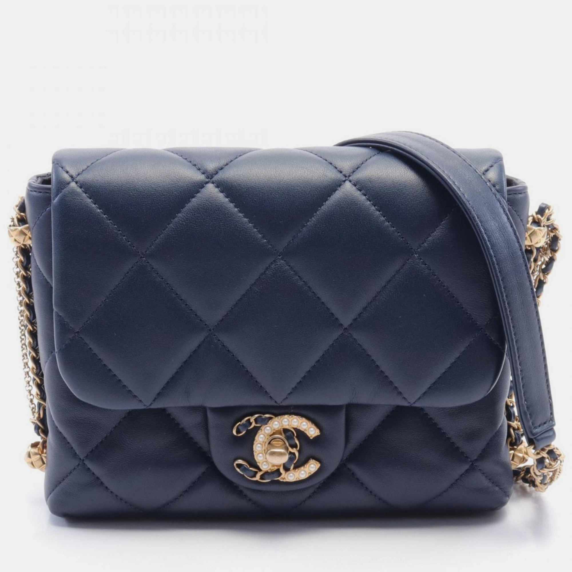 

Chanel Navy Leather 19 Disneuf Matelasse Shoulder Bag, Navy blue