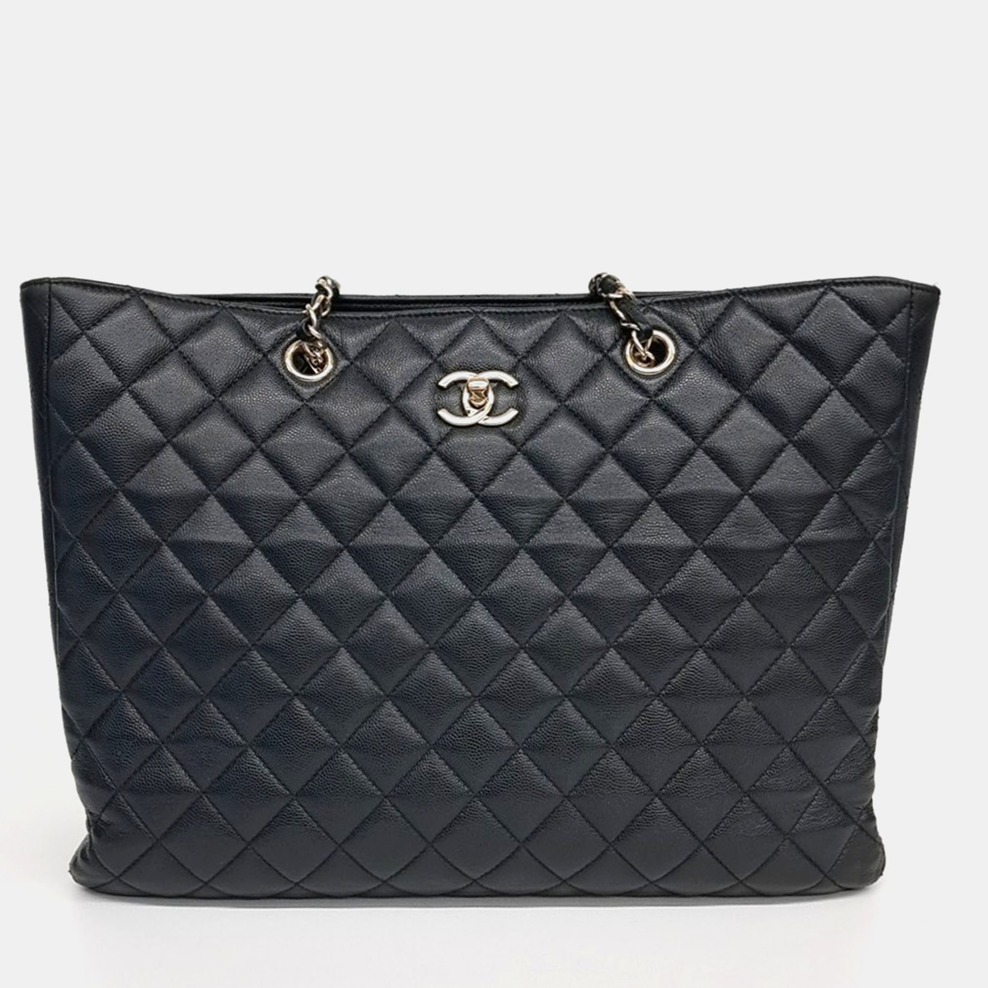 

Chanel caviar chain shoulder bag, Black