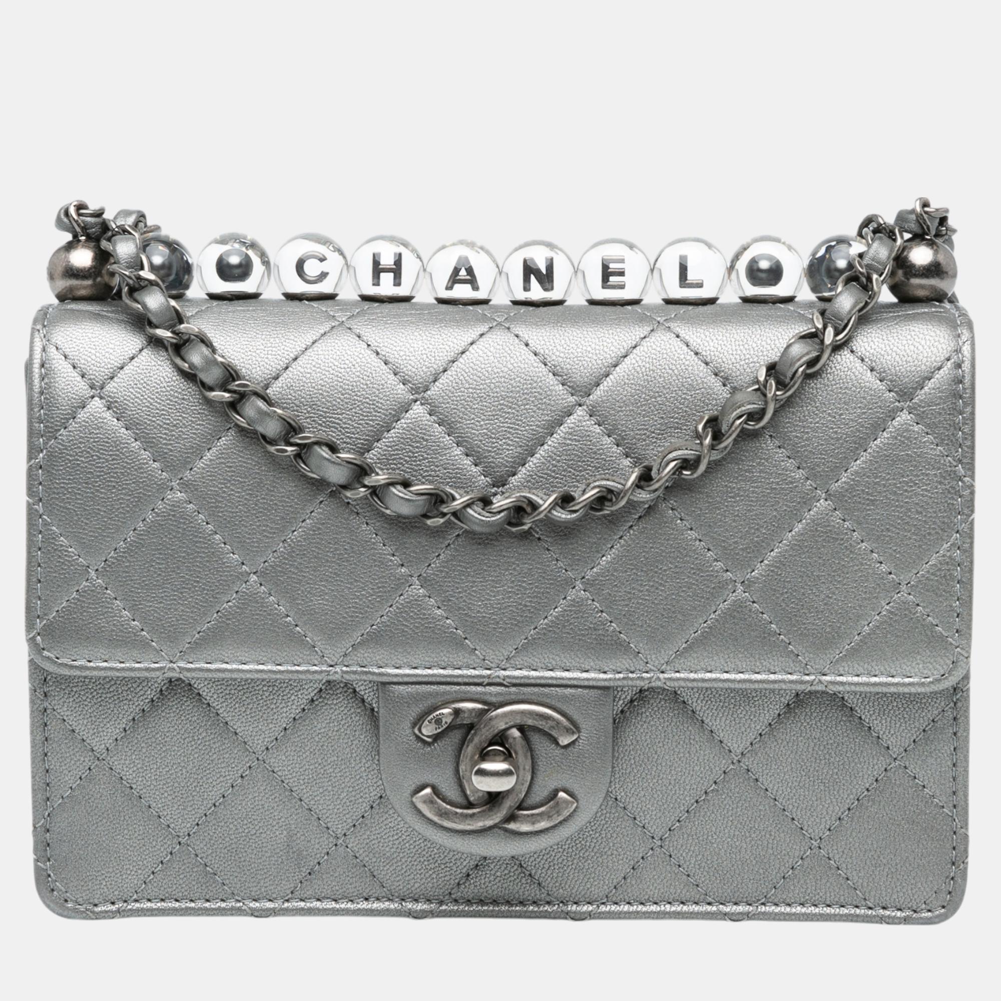 

Chanel Silver Small Metallic Goatskin Chic Pearls Flap