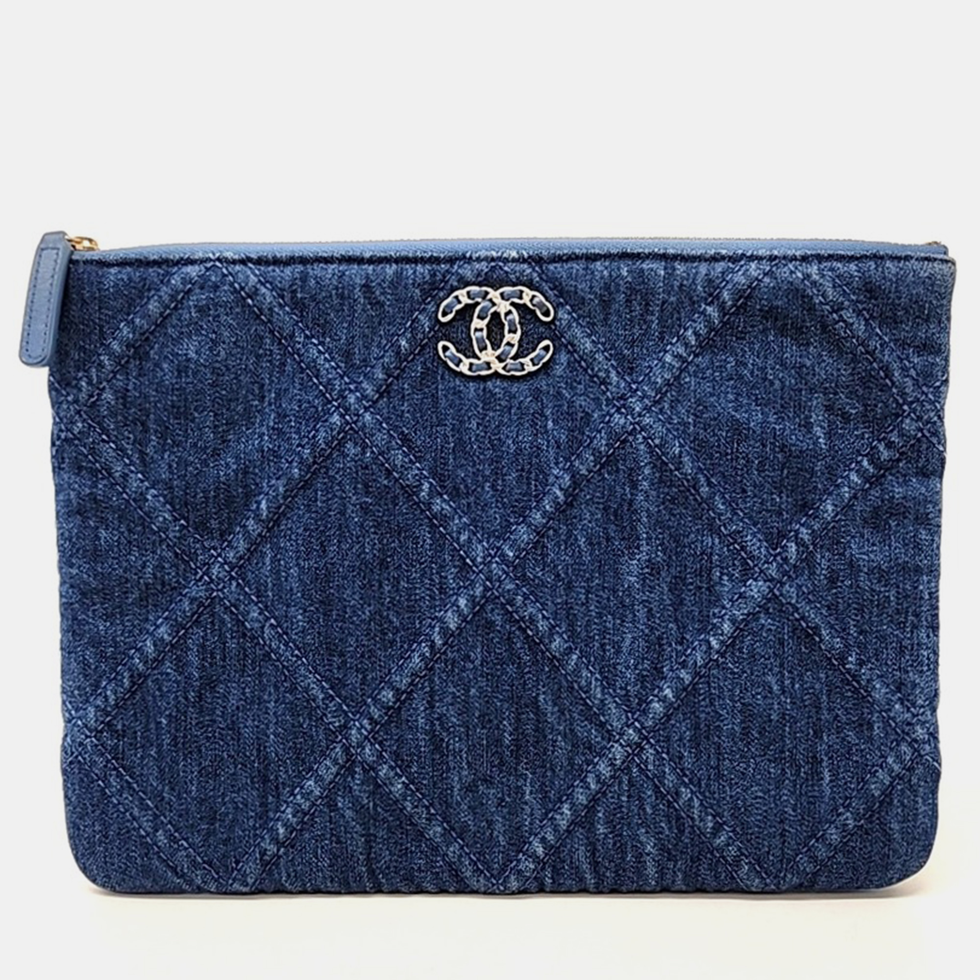 

Chanel Denim 19 Clutch New Medium, Blue