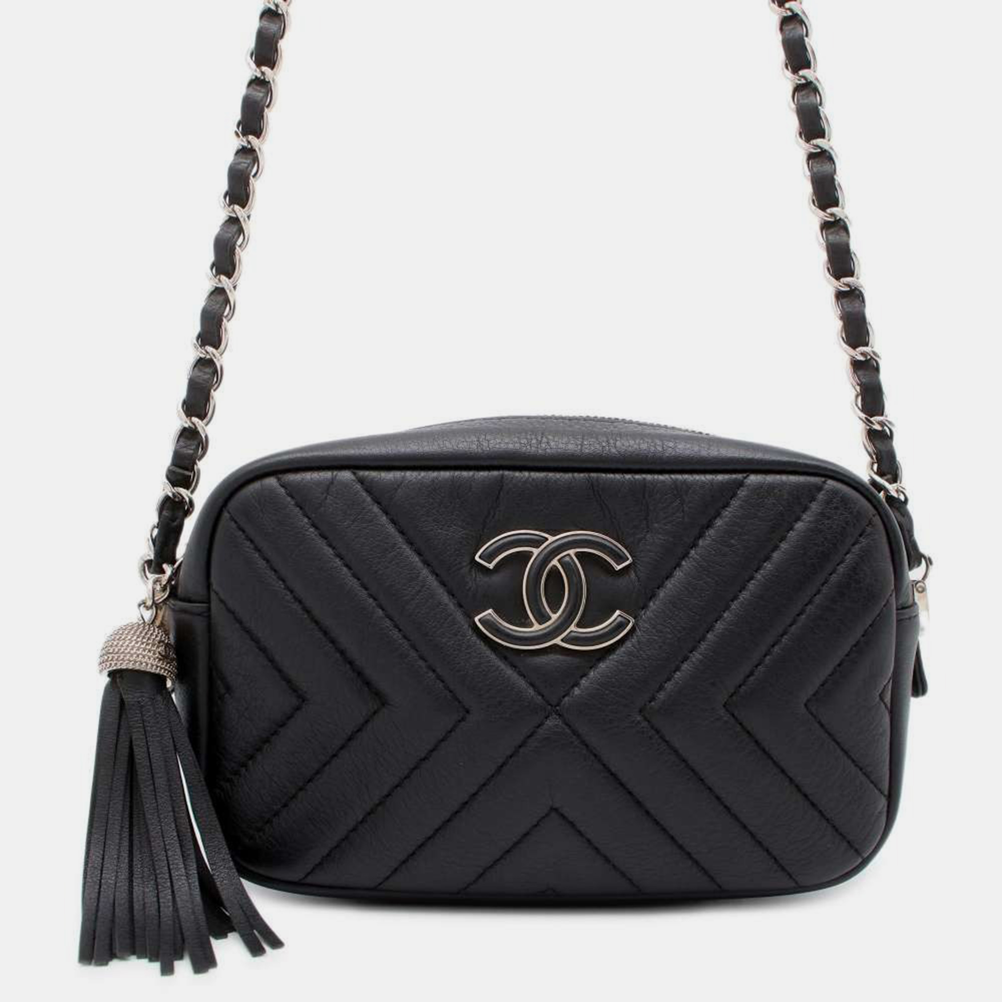 

Chanel Black Leather Chevron Chain Shoulder Bag