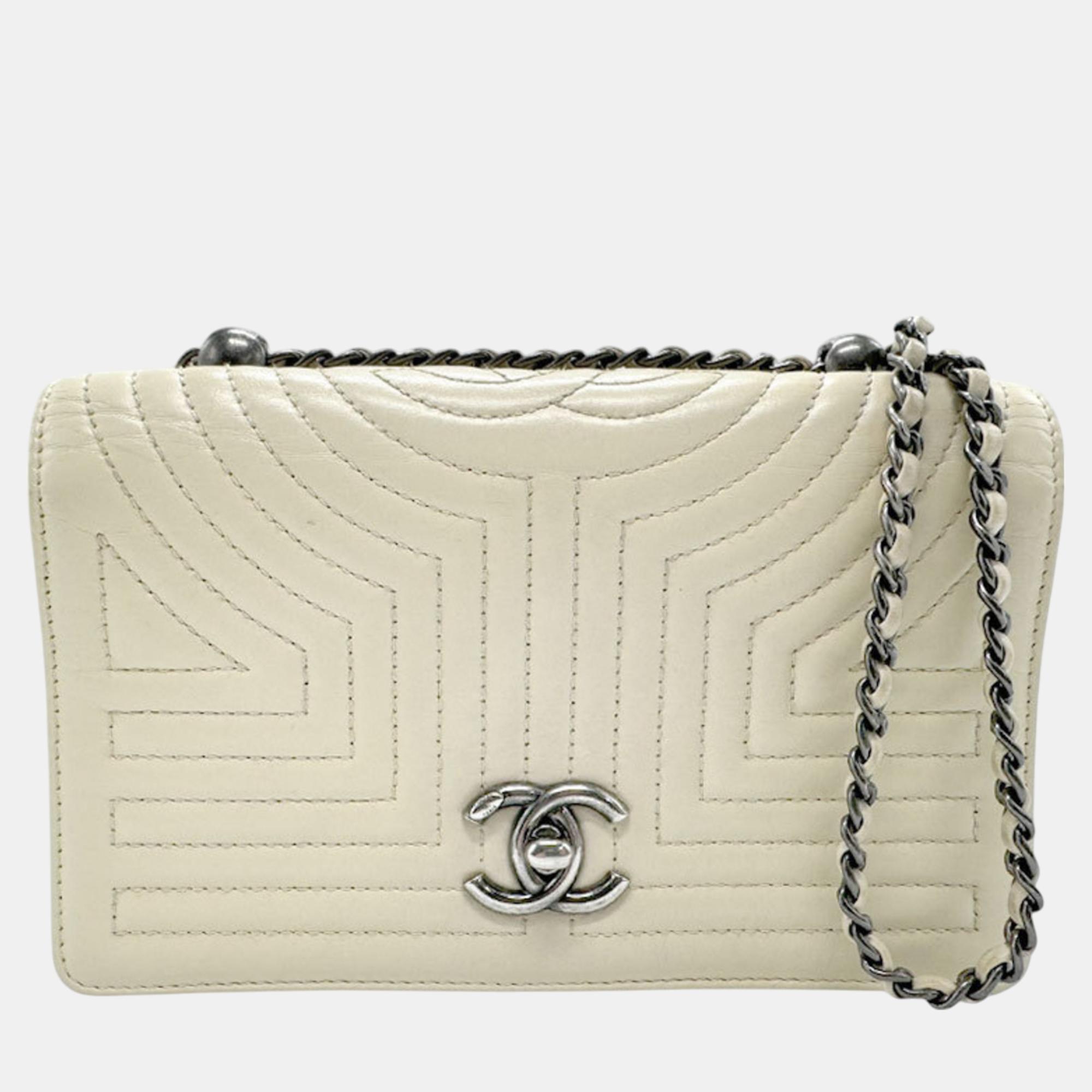 

Chanel Light Beige Gunmetal Leather Shoulder Bag