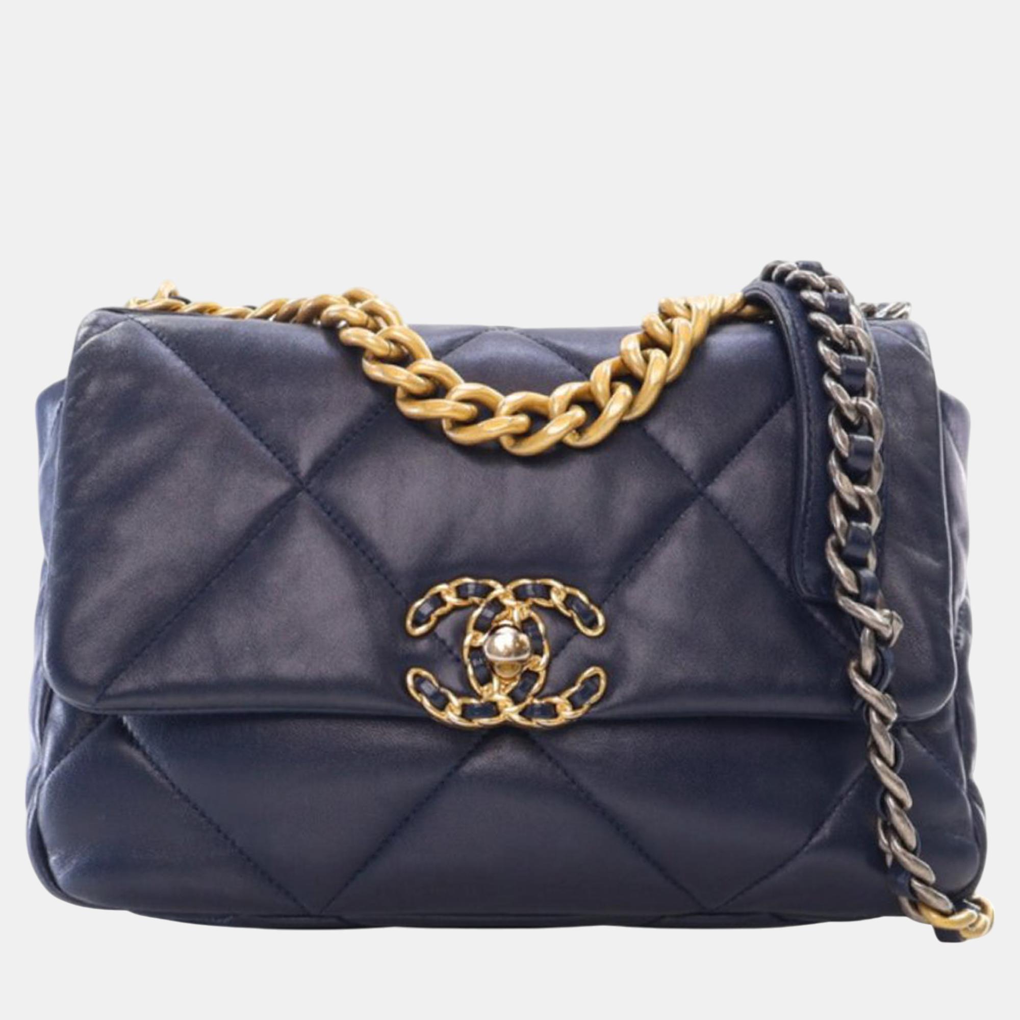 

Chanel Medium Lambskin 19 Flap, Navy blue